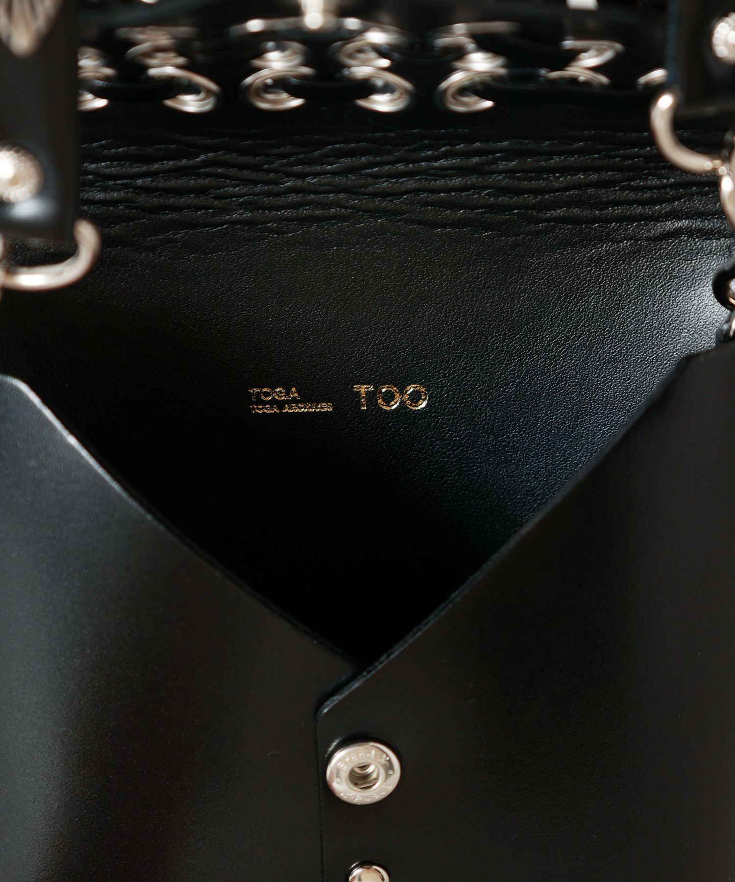 TOGA TOO(トーガ トゥ)】 LEATHER SHOULDER POUCH｜PARIGOT ONLINE