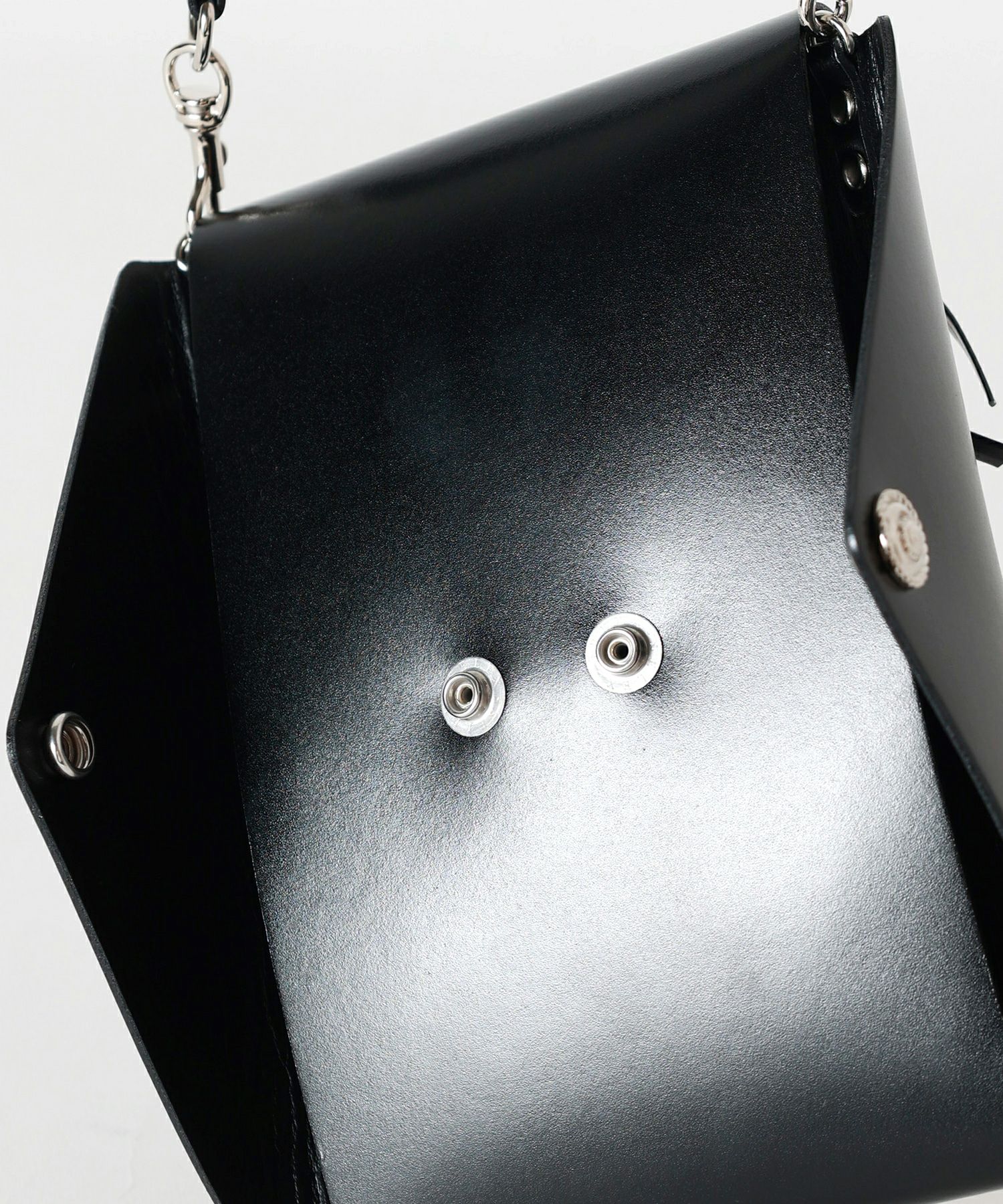 TOGA TOO(トーガ トゥ)】 LEATHER SHOULDER POUCH｜PARIGOT ONLINE