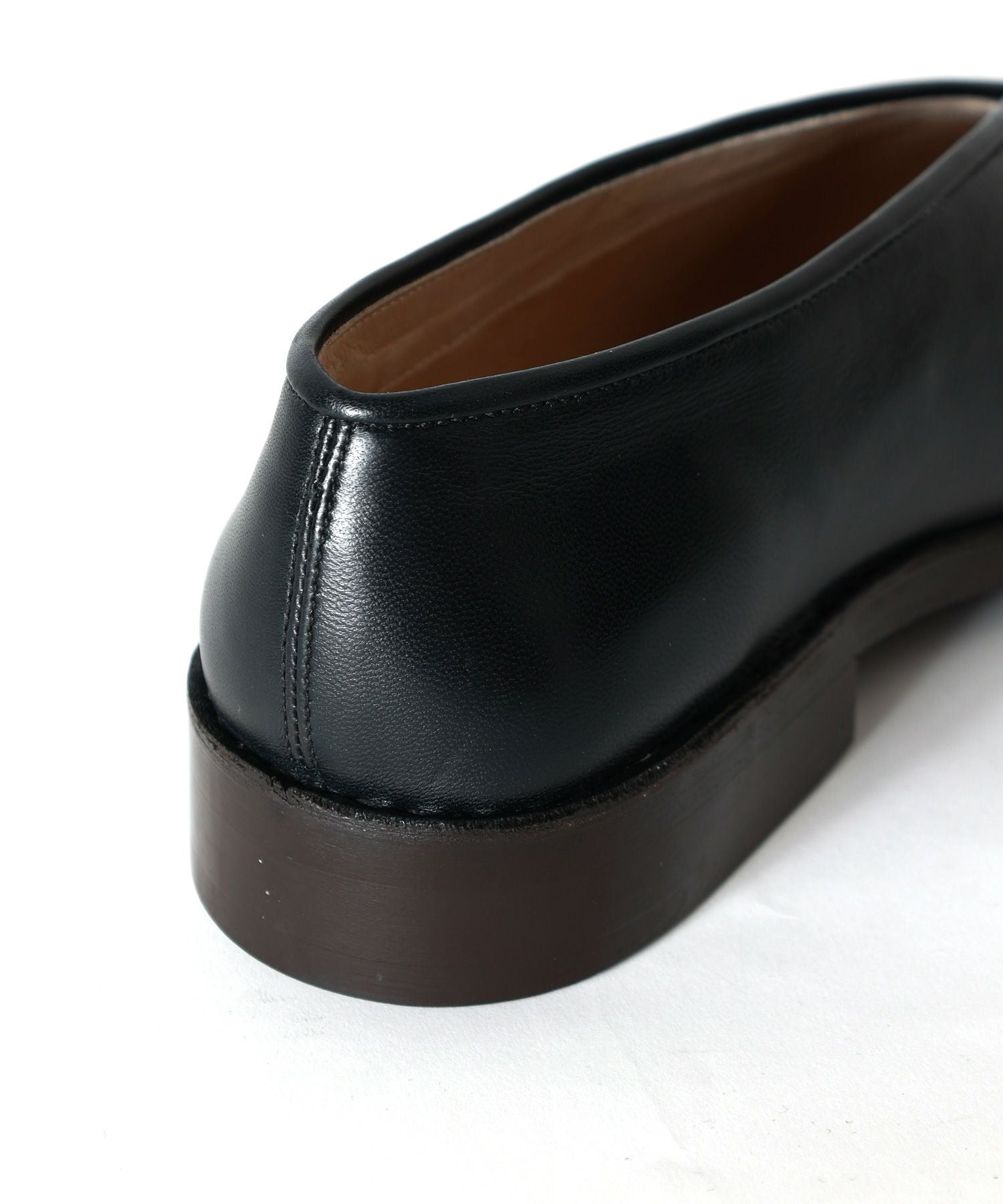 LEMAIRE(ルメール)】 FLAT PIPED SLIPPERS｜PARIGOT ONLINE（パリゴ