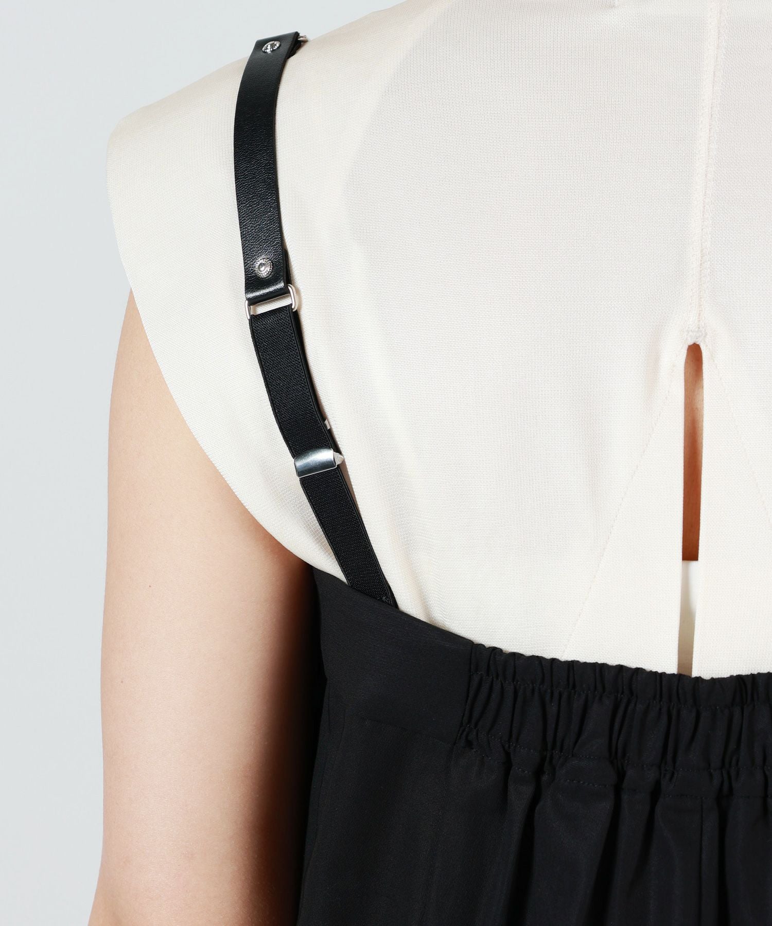 TOGA PULLA(トーガプルラ)】 HIGH TWIST TWILL JUMPSUIT｜PARIGOT