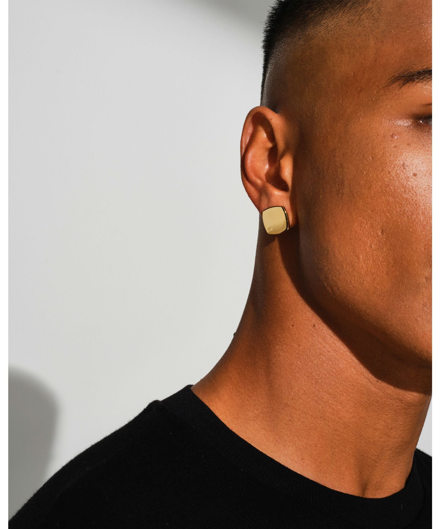 TOM WOOD(トムウッド)】 Umi Studs Small Gold ピアス｜PARIGOT ONLINE