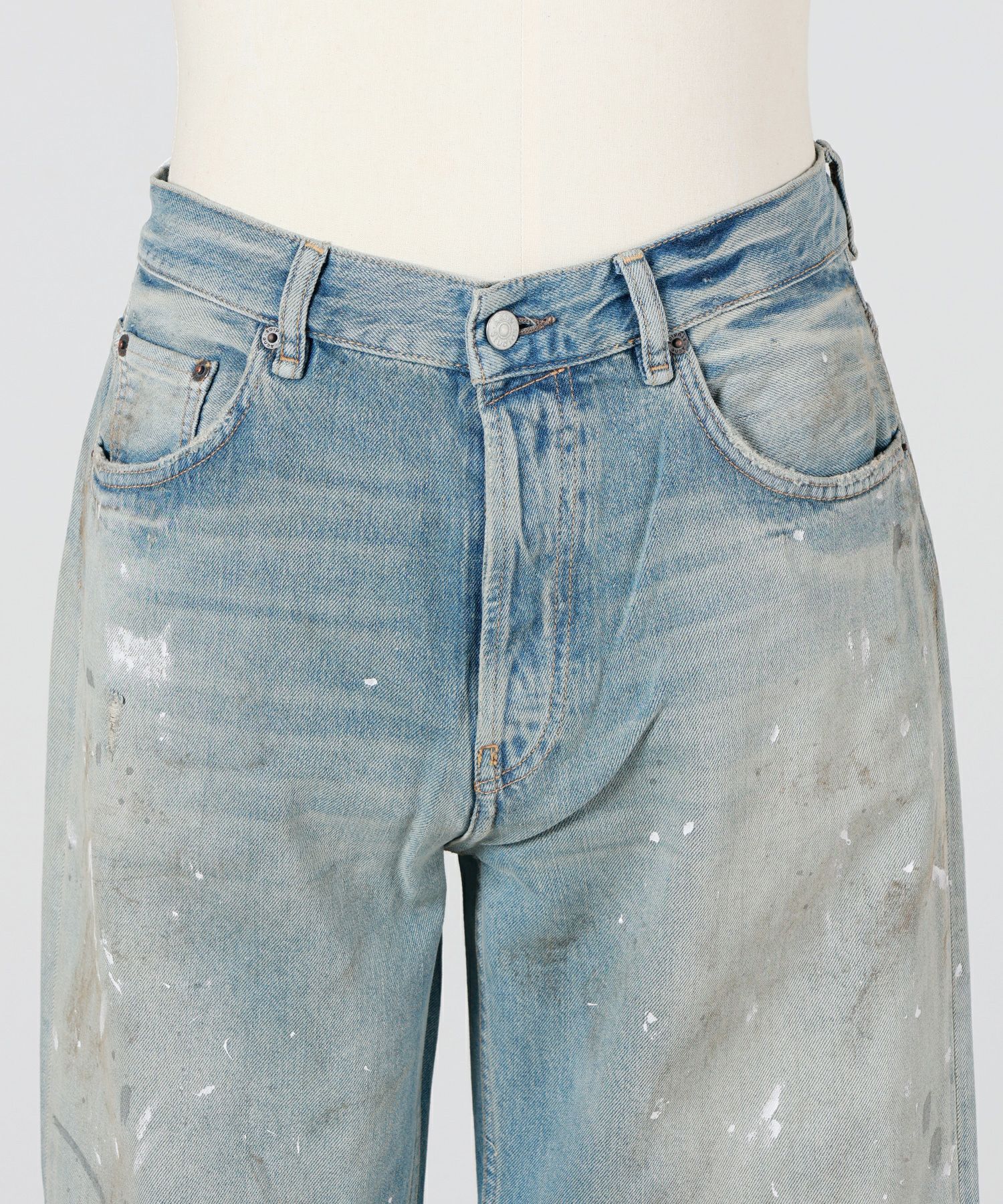Acne Studios(アクネストゥディオズ)】 ルーズフィットジーンズ