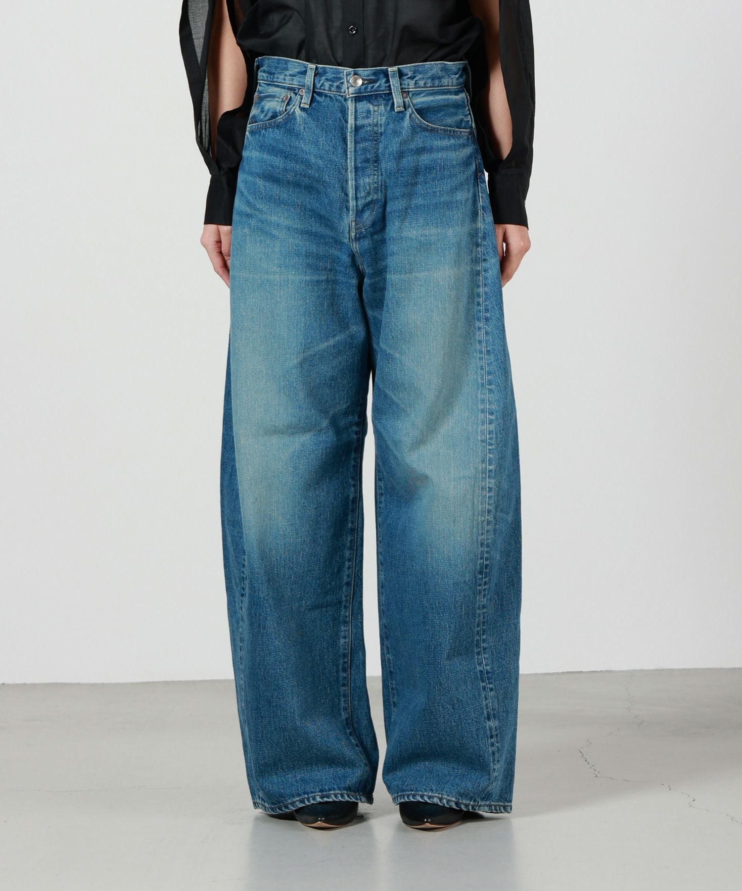 HYKE(ハイク)】 DENIM BARREL LEG JEANS｜PARIGOT ONLINE（パリゴ