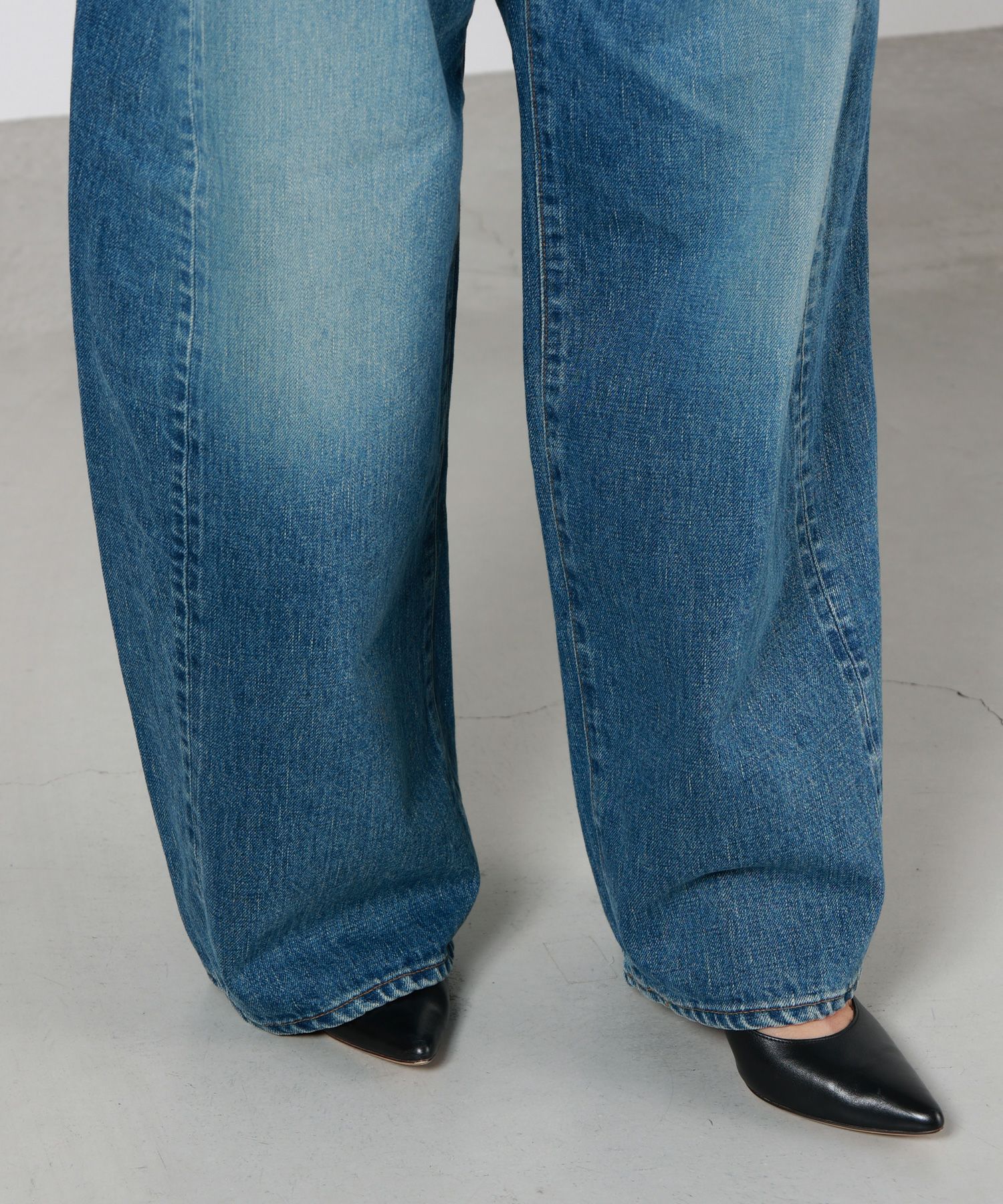 HYKE(ハイク)】 DENIM BARREL LEG JEANS｜PARIGOT ONLINE（パリゴ