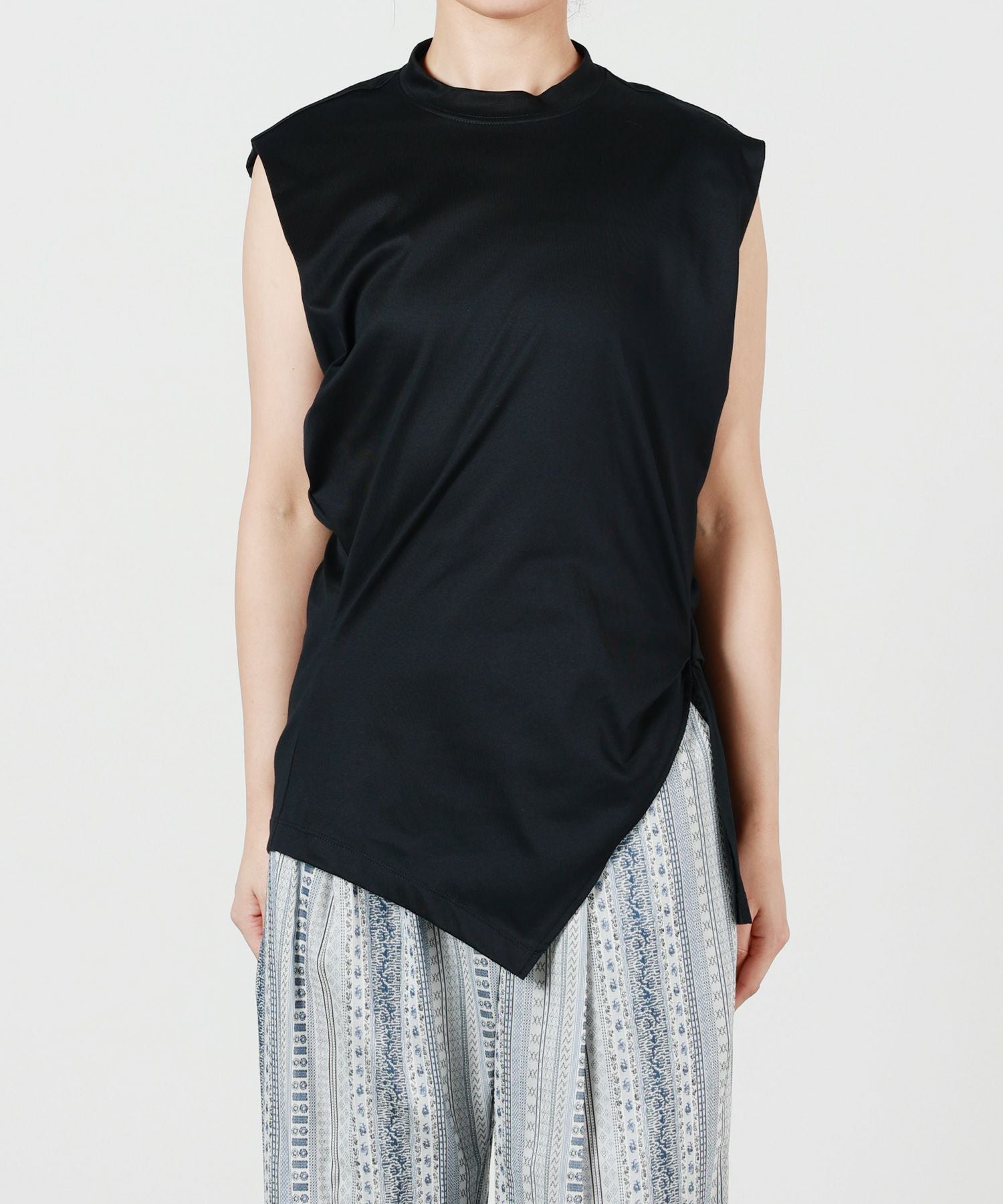 Mame Kurogouchi(マメ クロゴウチ)】 Cotton Jersey Asymmetric