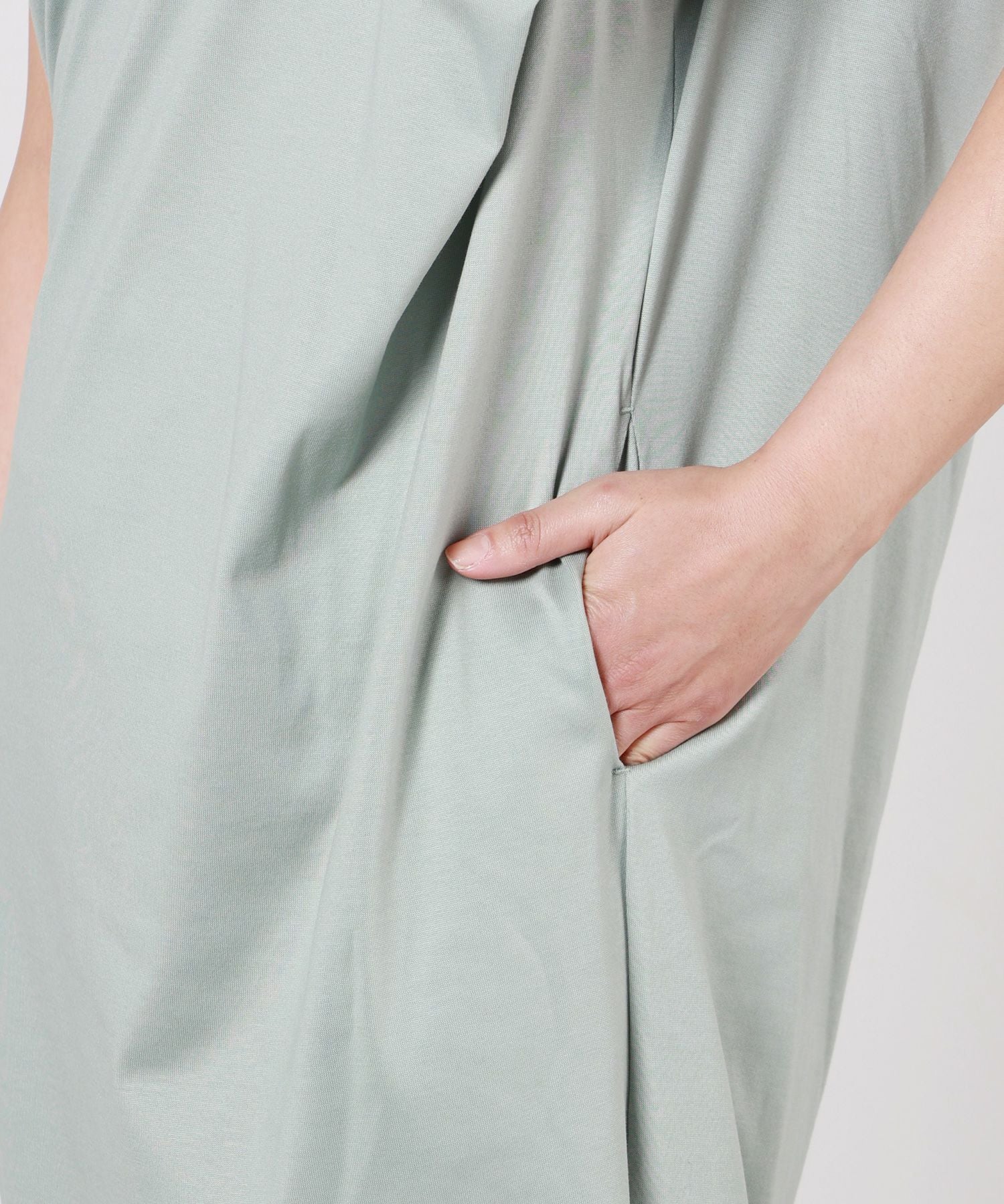 Mame Kurogouchi(マメ クロゴウチ)】 Cotton Jersey Asymmetric Dress