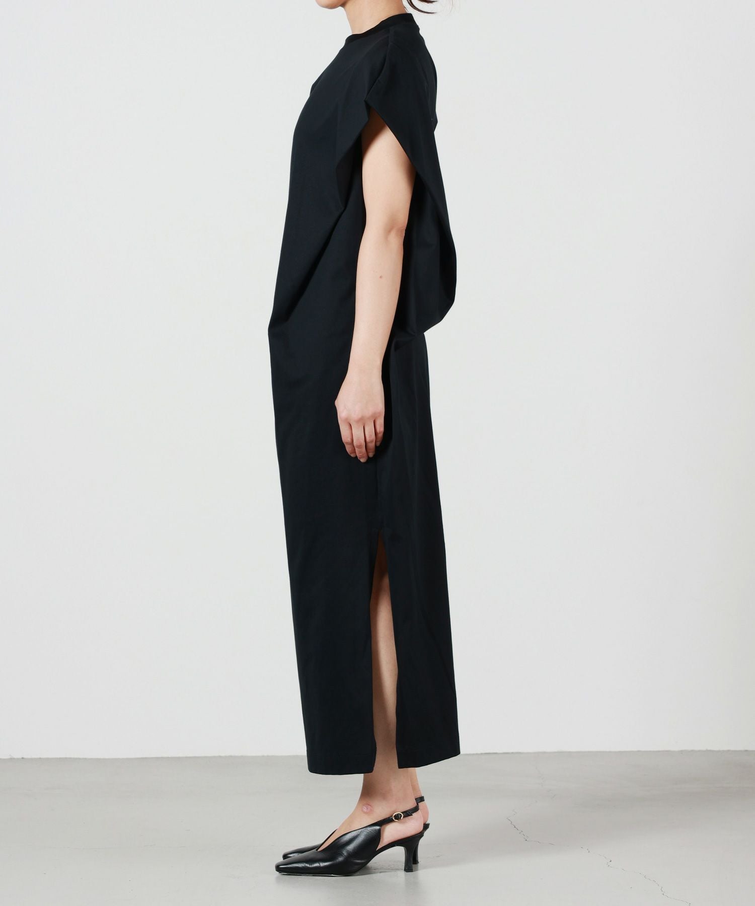 Mame Kurogouchi(マメ クロゴウチ)】 Cotton Jersey Asymmetric Dress