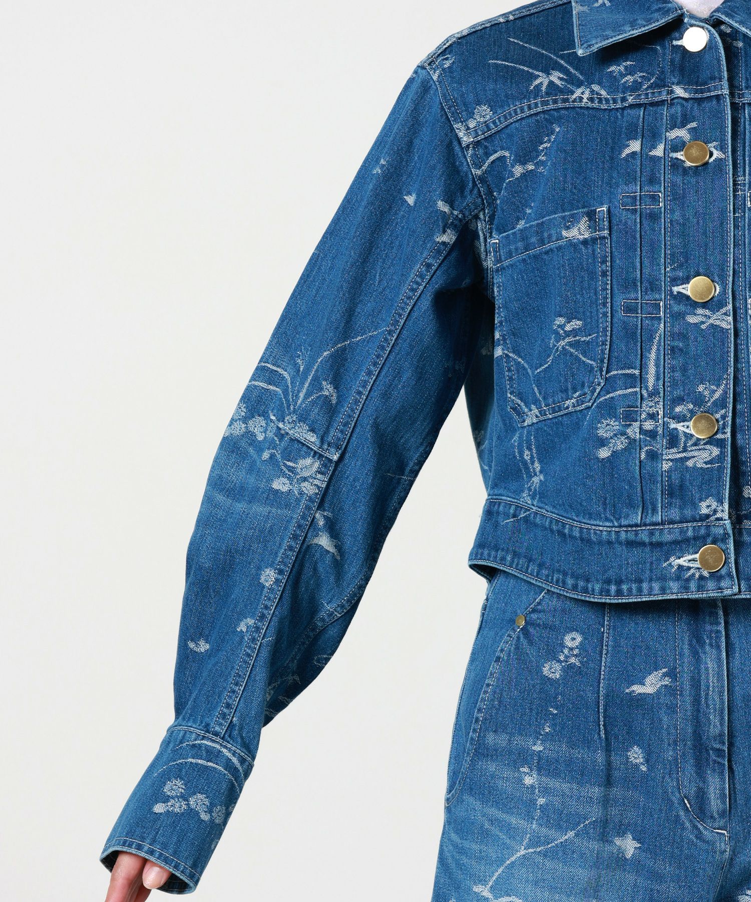 Mame Kurogouchi(マメ クロゴウチ)】 Nature Pattern Jacquard Short