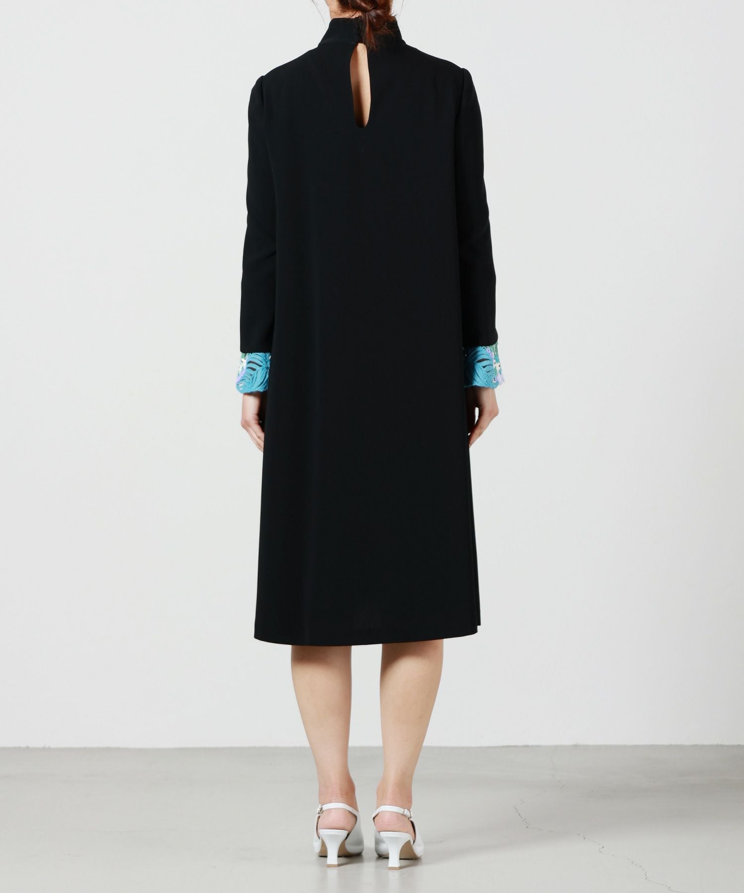 Mame Kurogouchi(マメ クロゴウチ)】 PARIGOT別注 Embroidered Cuffs A