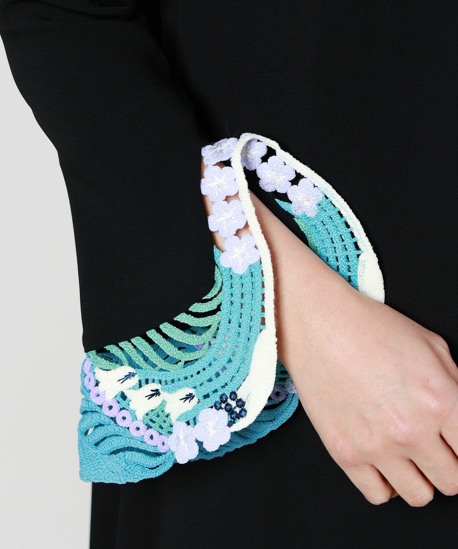 Mame Kurogouchi(マメ クロゴウチ)】 PARIGOT別注 Embroidered Cuffs A