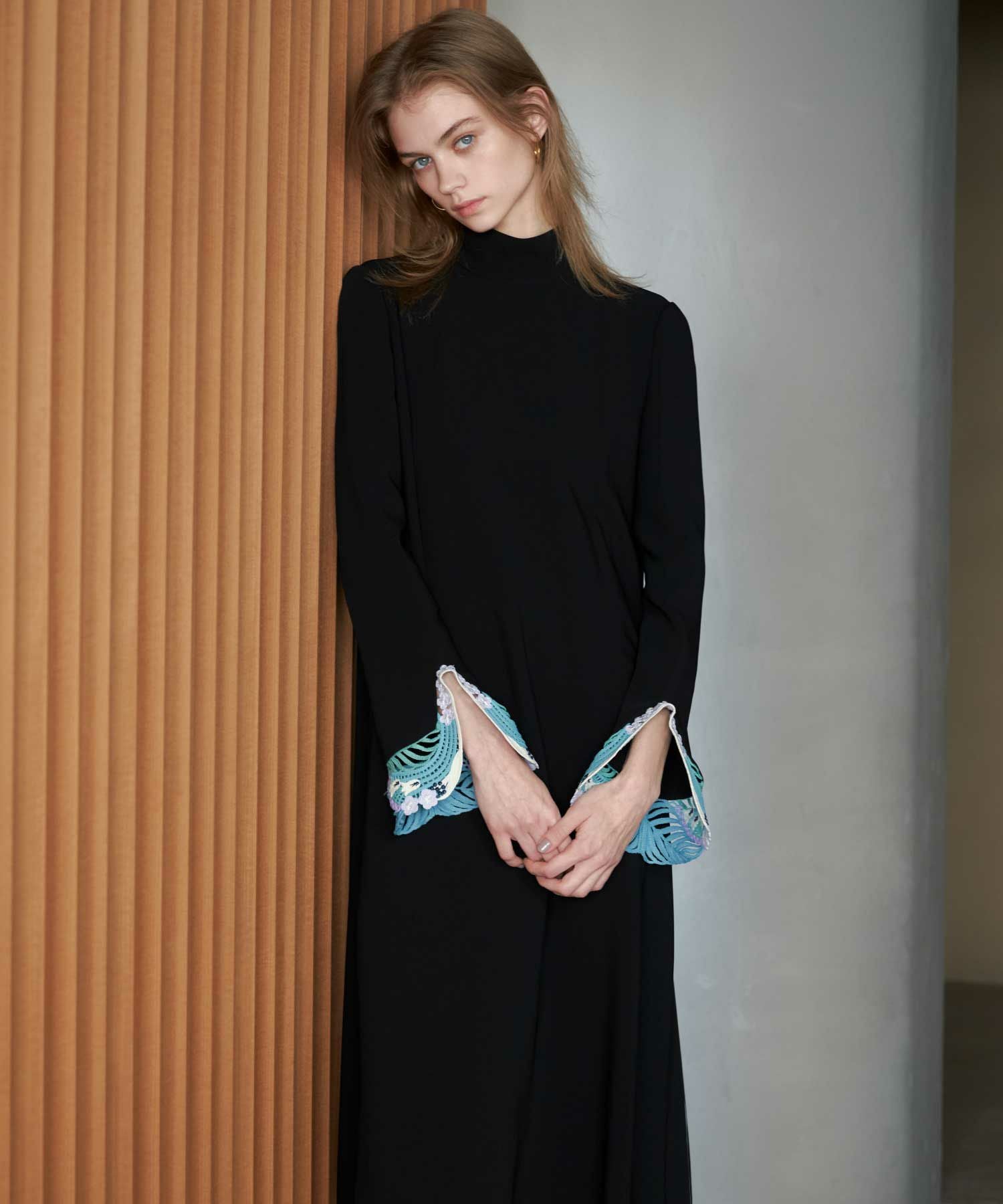 Mame Kurogouchi(マメ クロゴウチ)】 PARIGOT別注 Embroidered Cuffs A