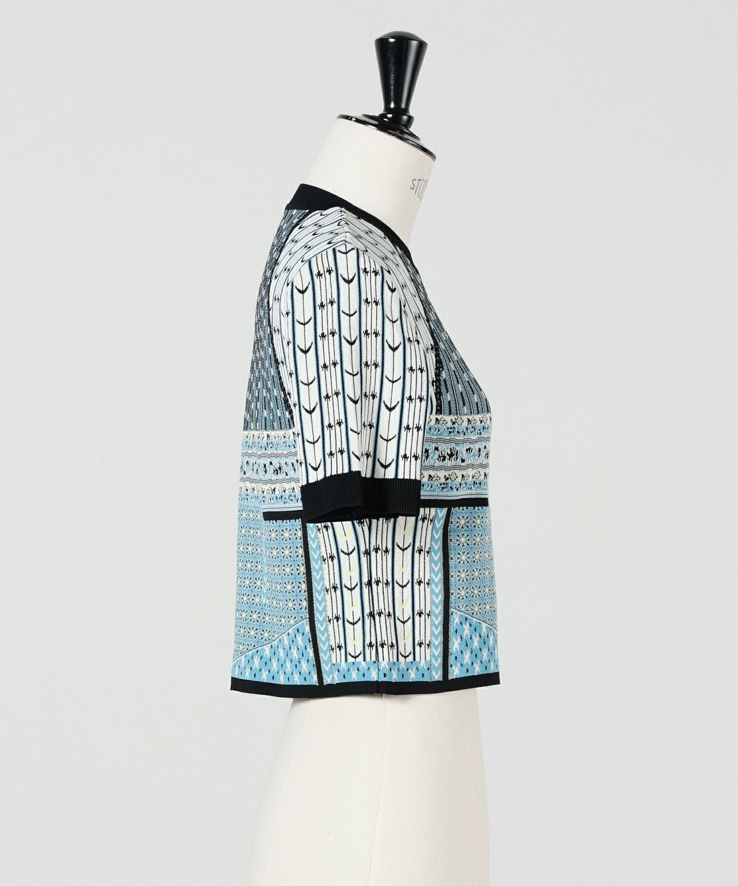 Mame Kurogouchi(マメ クロゴウチ)】 Geometric Pattern Knitted Top