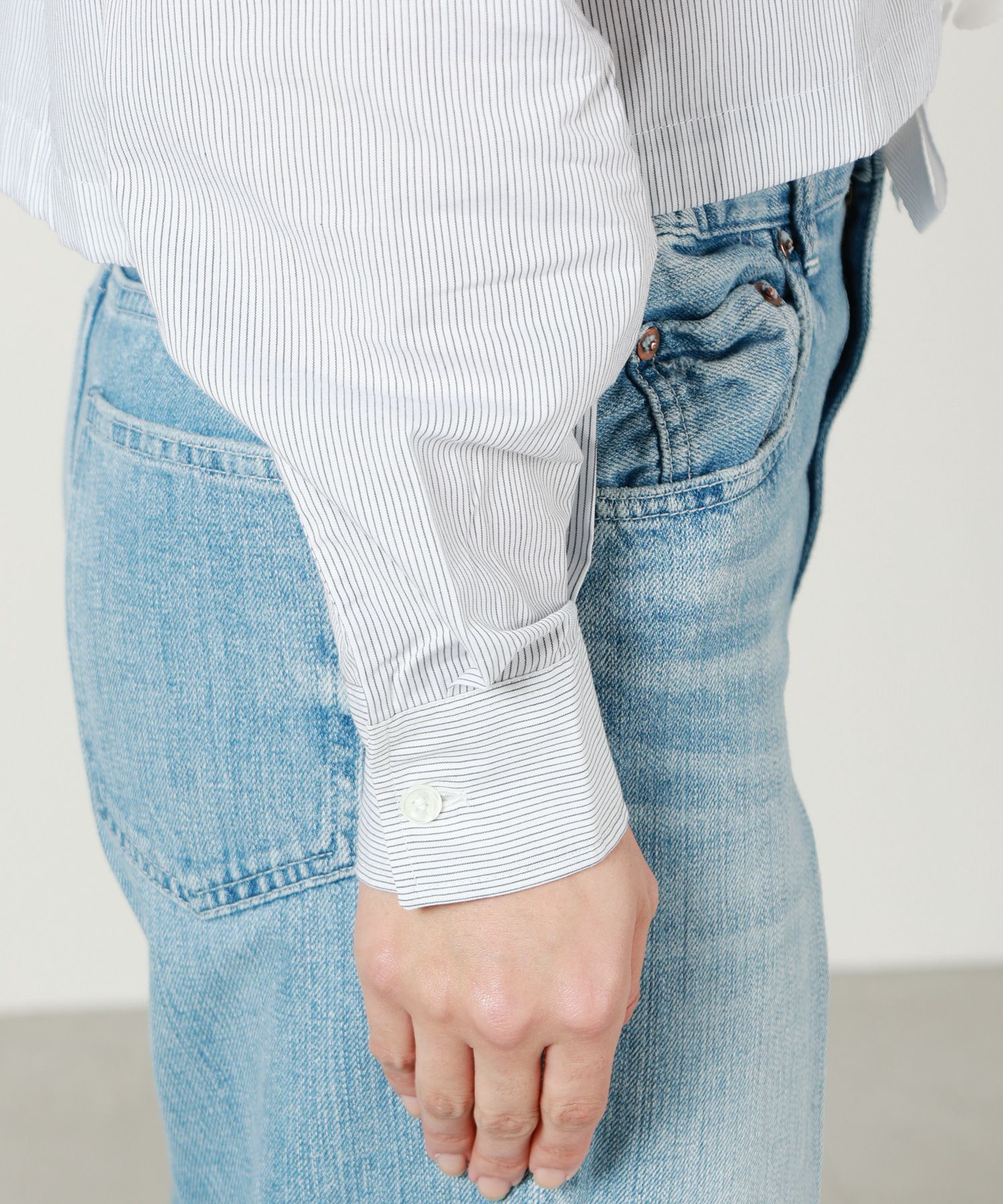 MAISON KITSUNE(メゾンキツネ)】 ドローストリング クロップド シャツ