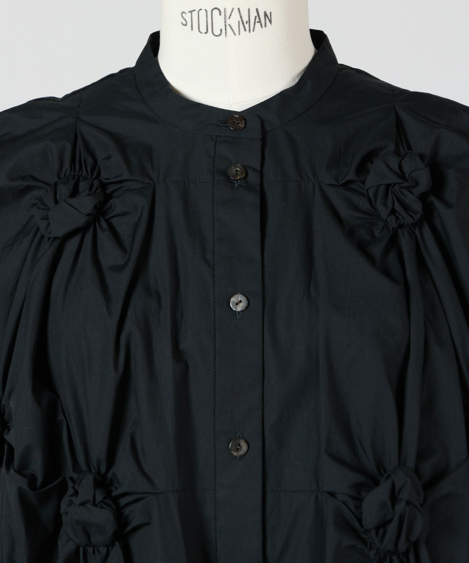 ENFOLD(エンフォルド)】 CIRCLE SHIRRING SHIRT｜PARIGOT ONLINE