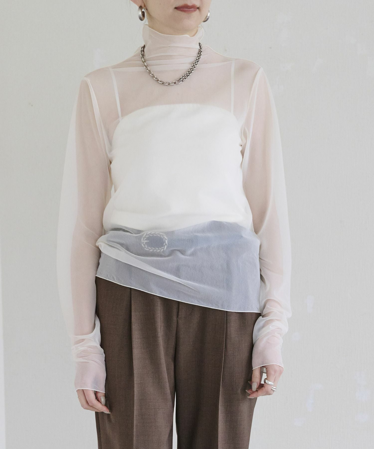 【モスグリーン（32）】【near.nippon(ニアー ニッポン)】SHEER HIGH NECK TOPS|トップス near.nippon(ニアーニッポン)】 シアーハイネックトップス｜PARIGOT