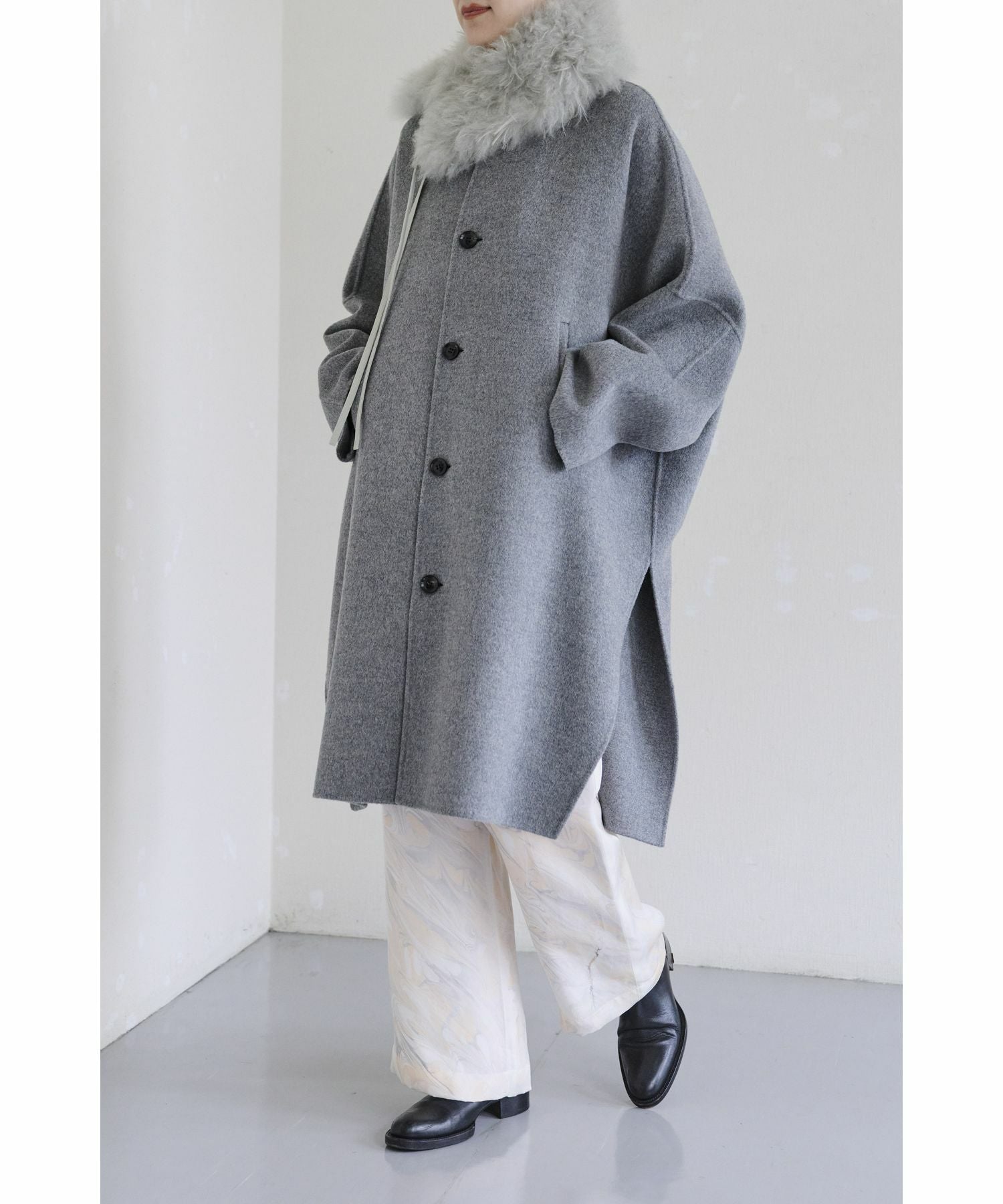 near.nippon(ニアーニッポン)】 ストール付ケープコート｜PARIGOT