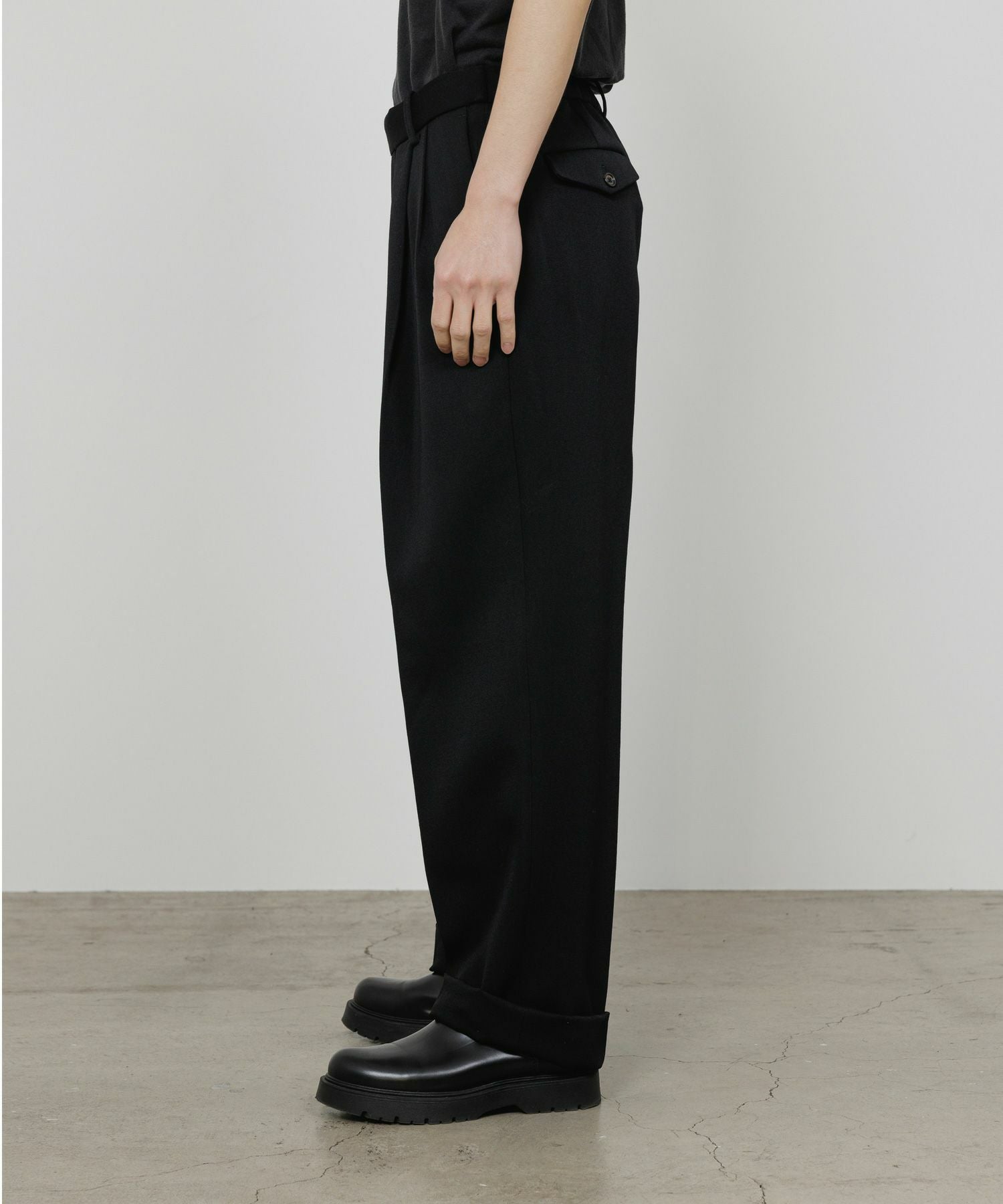 MARKAWARE(マーカウェア)】 Polwarth Tuxedo Cloth Double Pleated