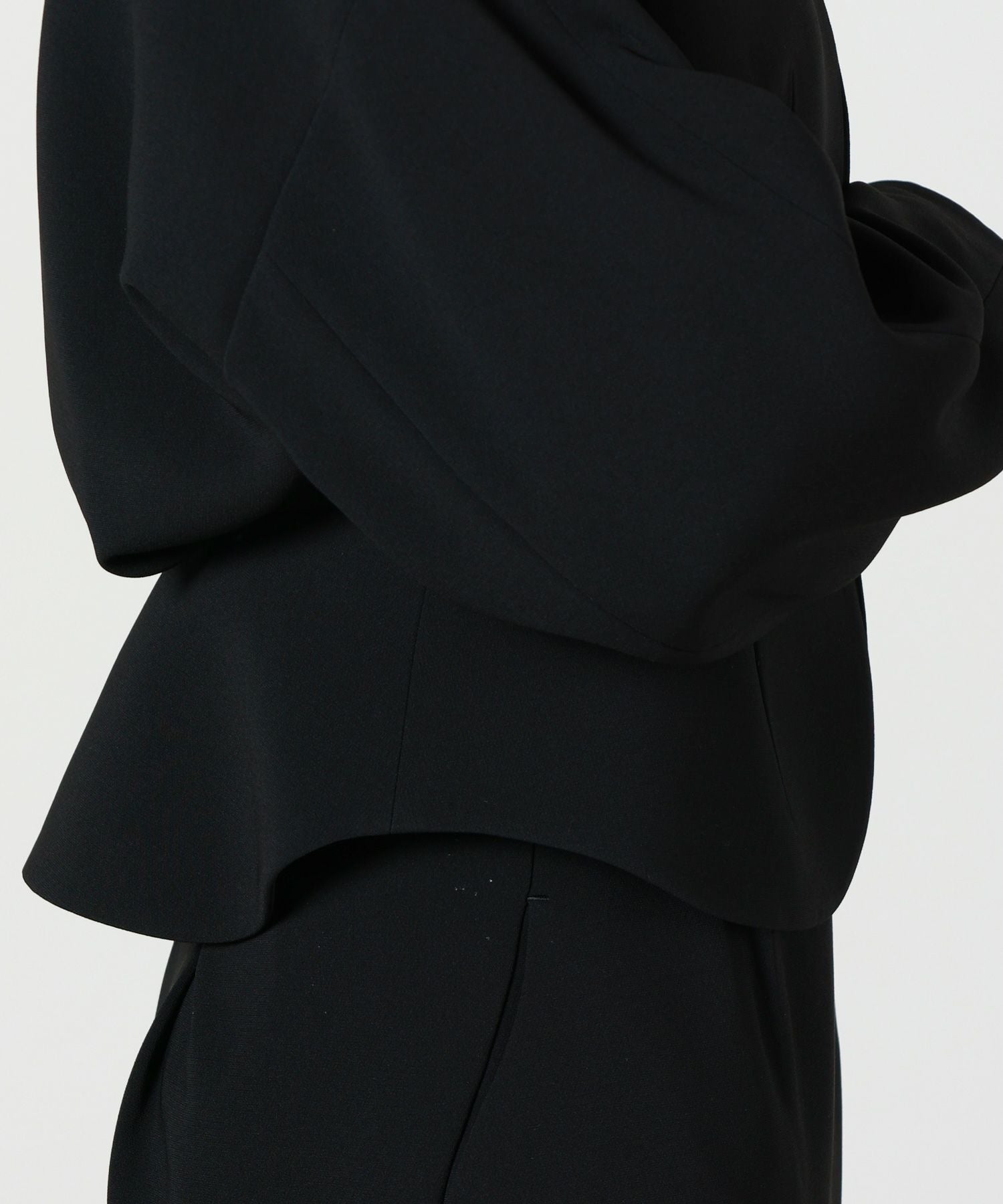 Mame Kurogouchi(マメ クロゴウチ)】 Acetate Polyester Collarless