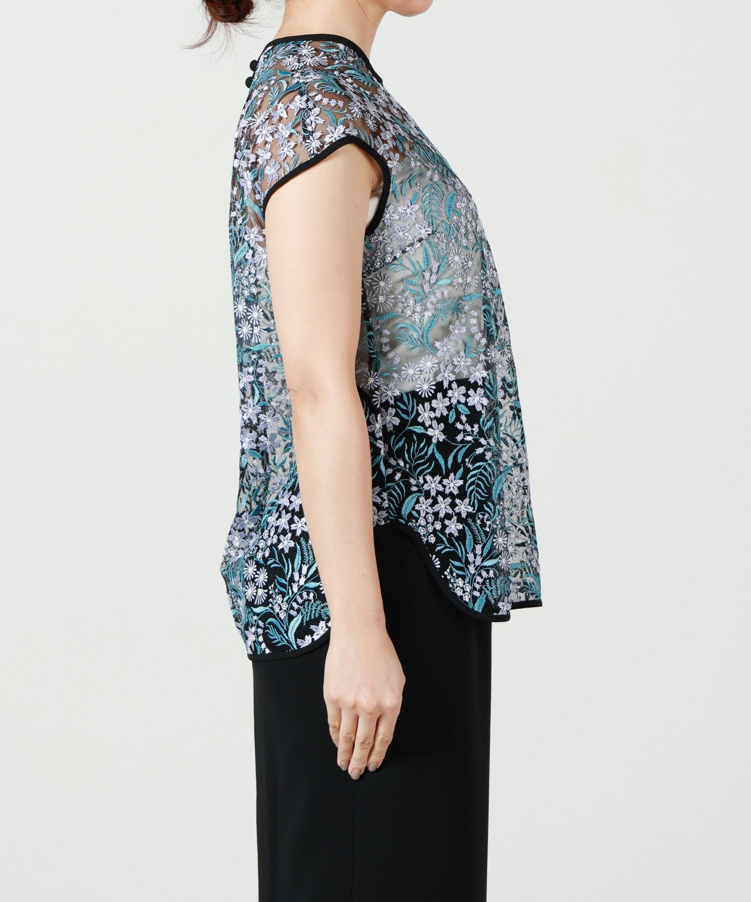 Mame Kurogouchi(マメ クロゴウチ)】 Floral Lace French Sleeve Top