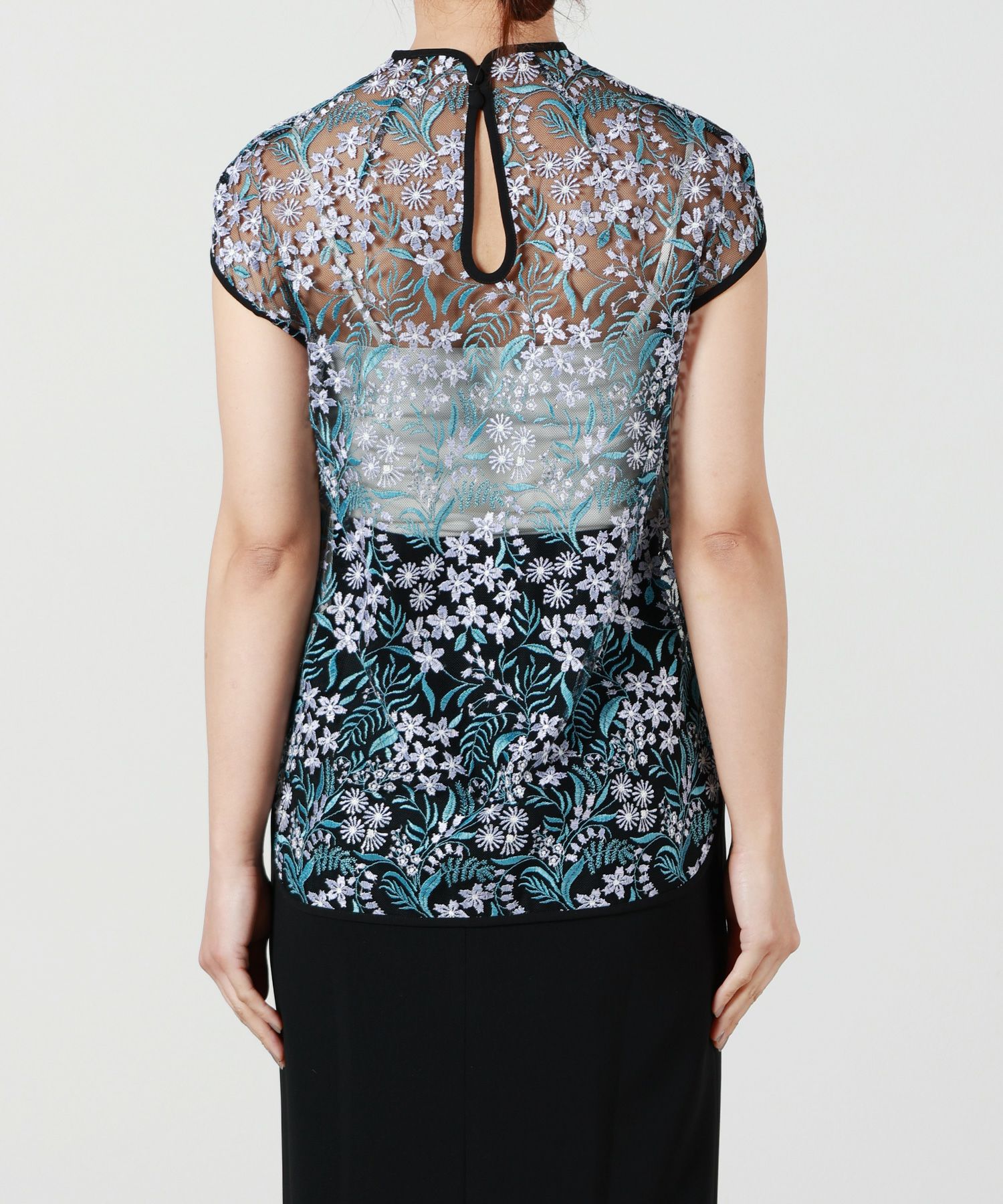 Mame Kurogouchi(マメ クロゴウチ)】 Floral Lace French Sleeve Top