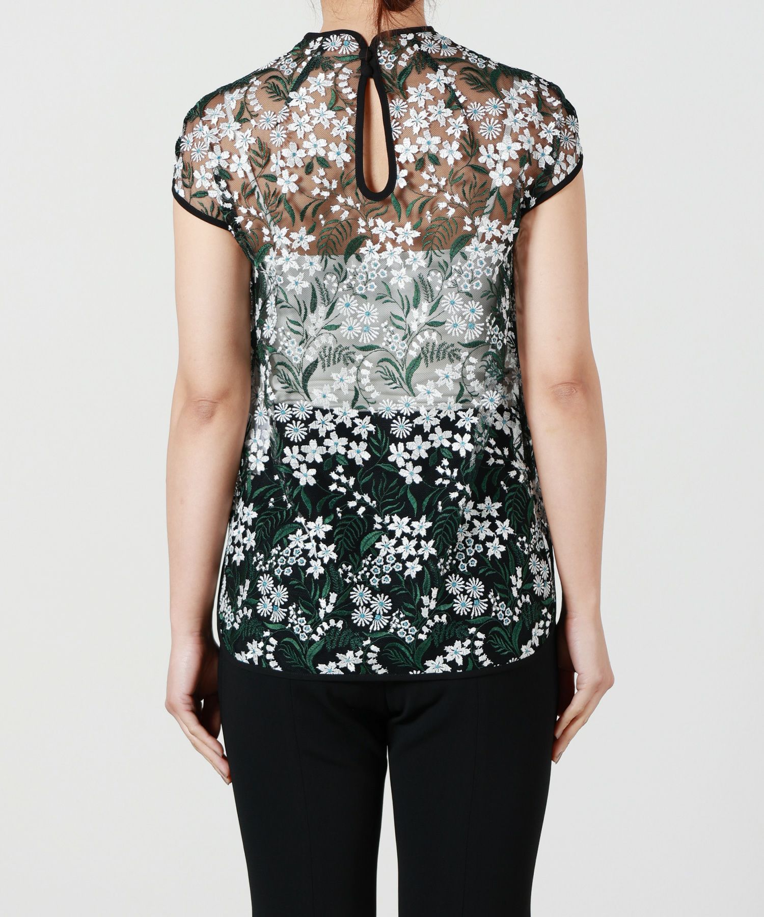 Mame Kurogouchi(マメ クロゴウチ)】 Floral Lace French Sleeve Top