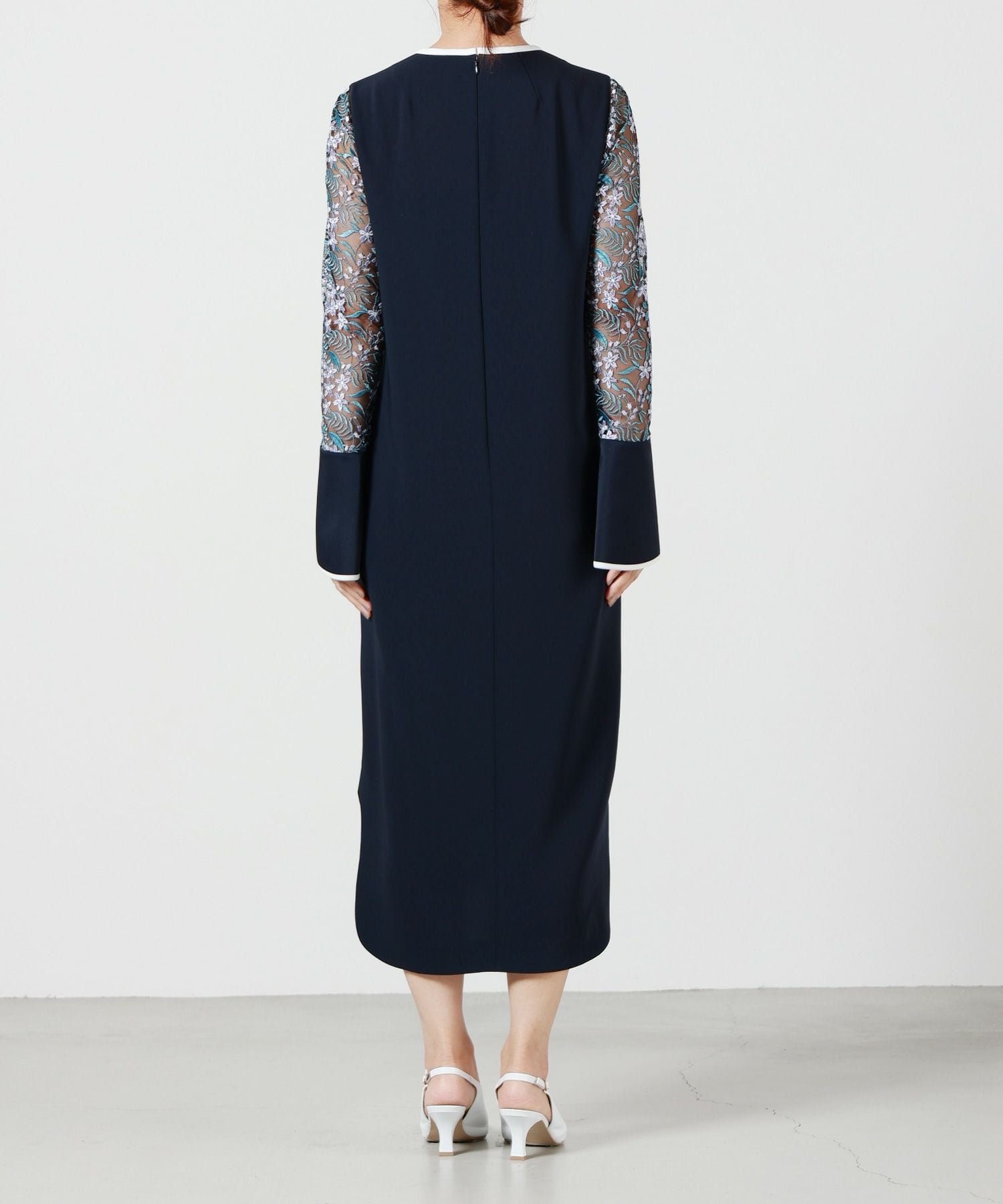 Mame Kurogouchi(マメ クロゴウチ)】 Floral Lace-Sleeve Classic