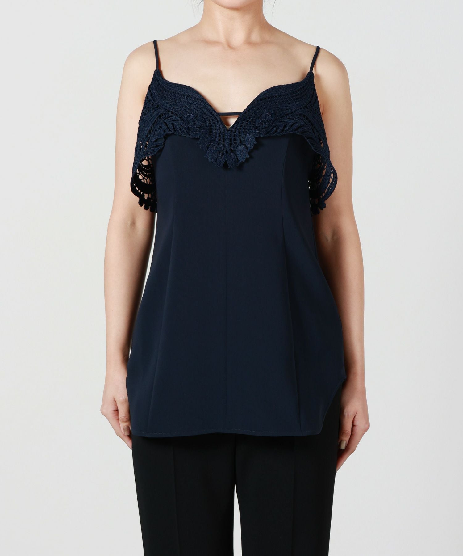 Mame Kurogouchi(マメ クロゴウチ)】 Embroidered Camisole Top