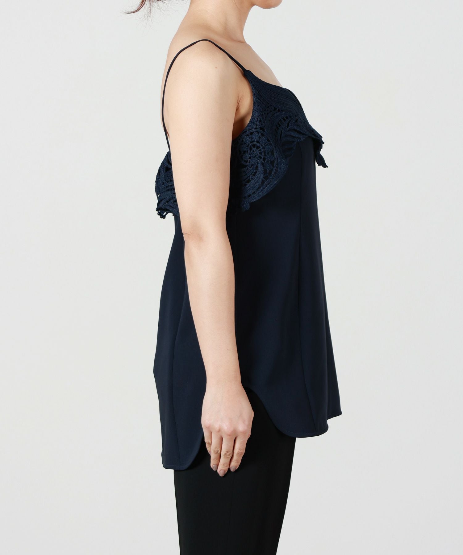 Mame Kurogouchi(マメ クロゴウチ)】 Embroidered Camisole Top