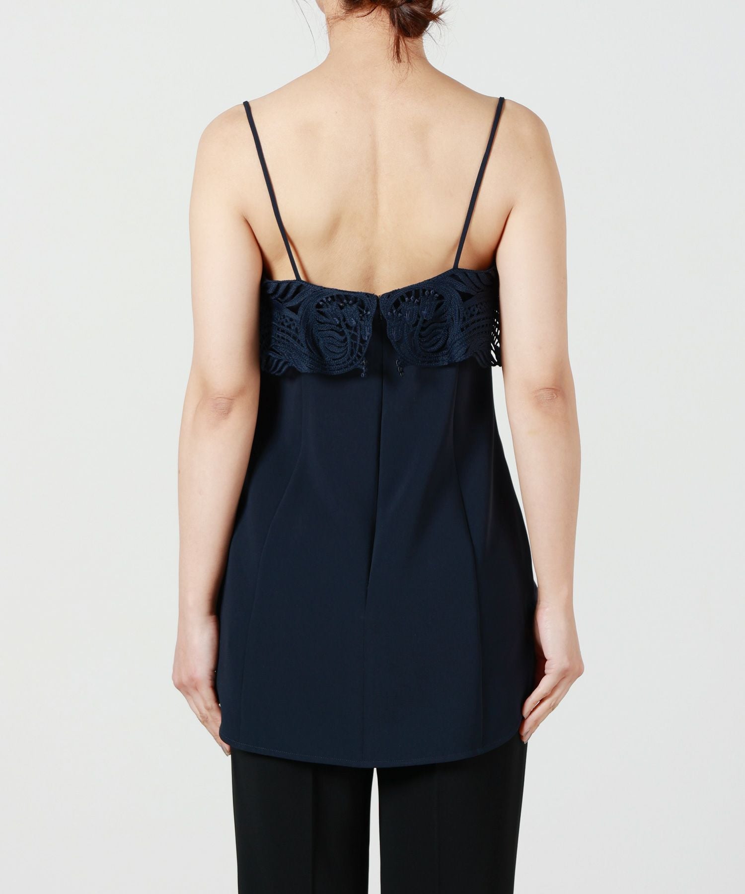 Mame Kurogouchi(マメ クロゴウチ)】 Embroidered Camisole Top