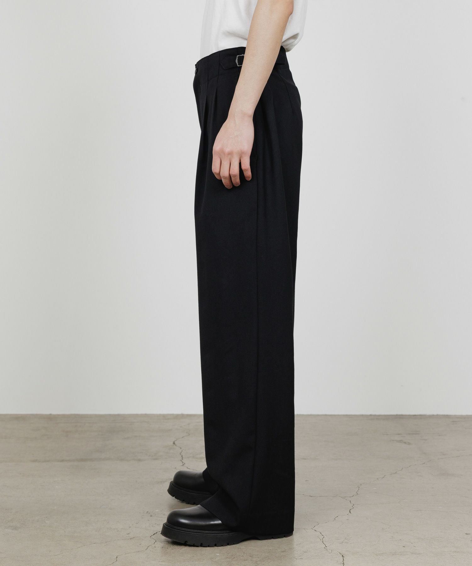 marka(マーカ)】 TWO TUCK MILITARY TROUSERS｜PARIGOT ONLINE（パリゴ