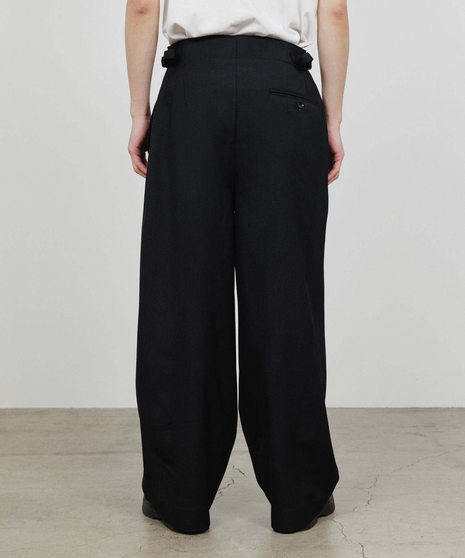 marka(マーカ)】 TWO TUCK MILITARY TROUSERS｜PARIGOT ONLINE（パリゴ