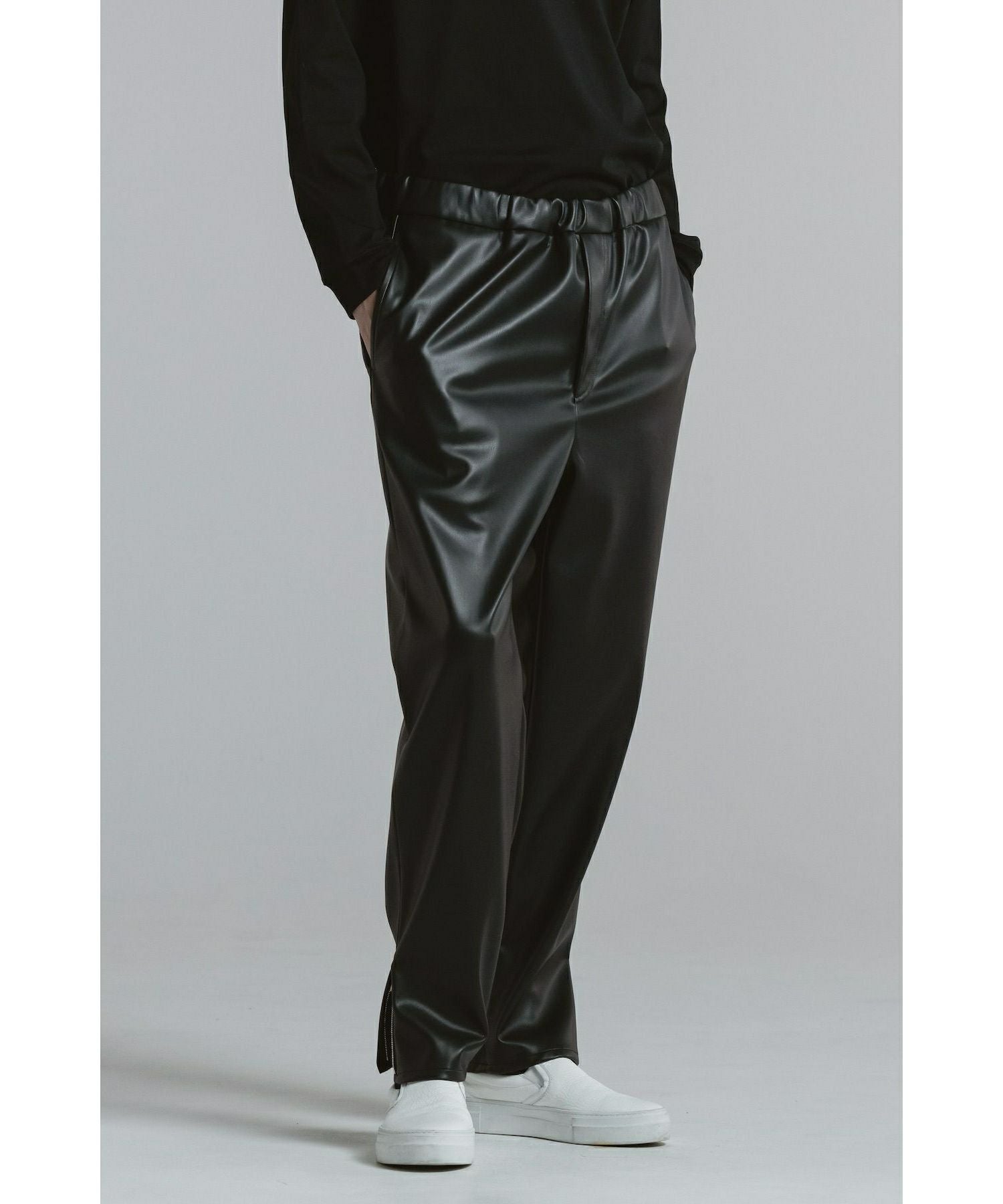 CINOH(チノ)】 シンセティックレザーリラックスパンツ｜PARIGOT ONLINE