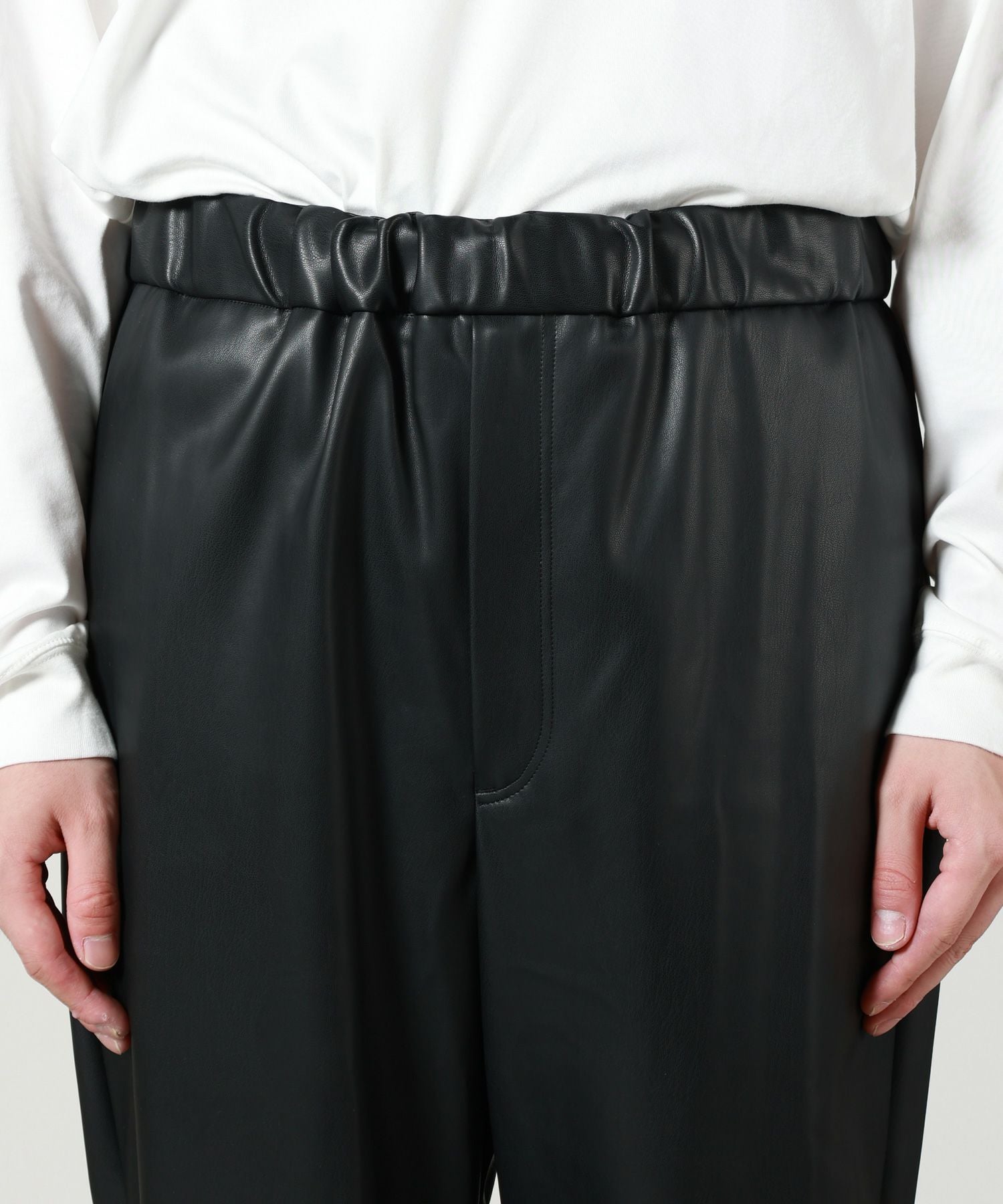 CINOH(チノ)】 シンセティックレザーリラックスパンツ｜PARIGOT ONLINE