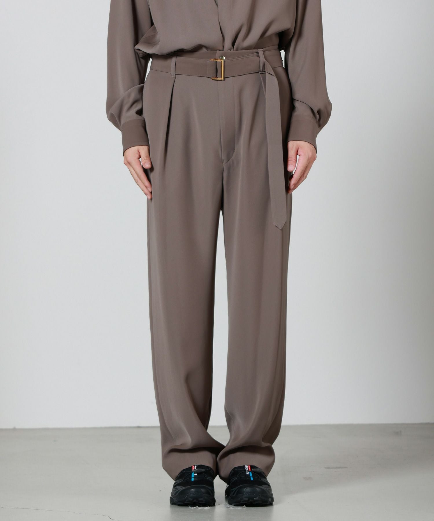 CULLNI(クルニ)】 Double Cloth Twill 1Tuck Semi Wide Pants with