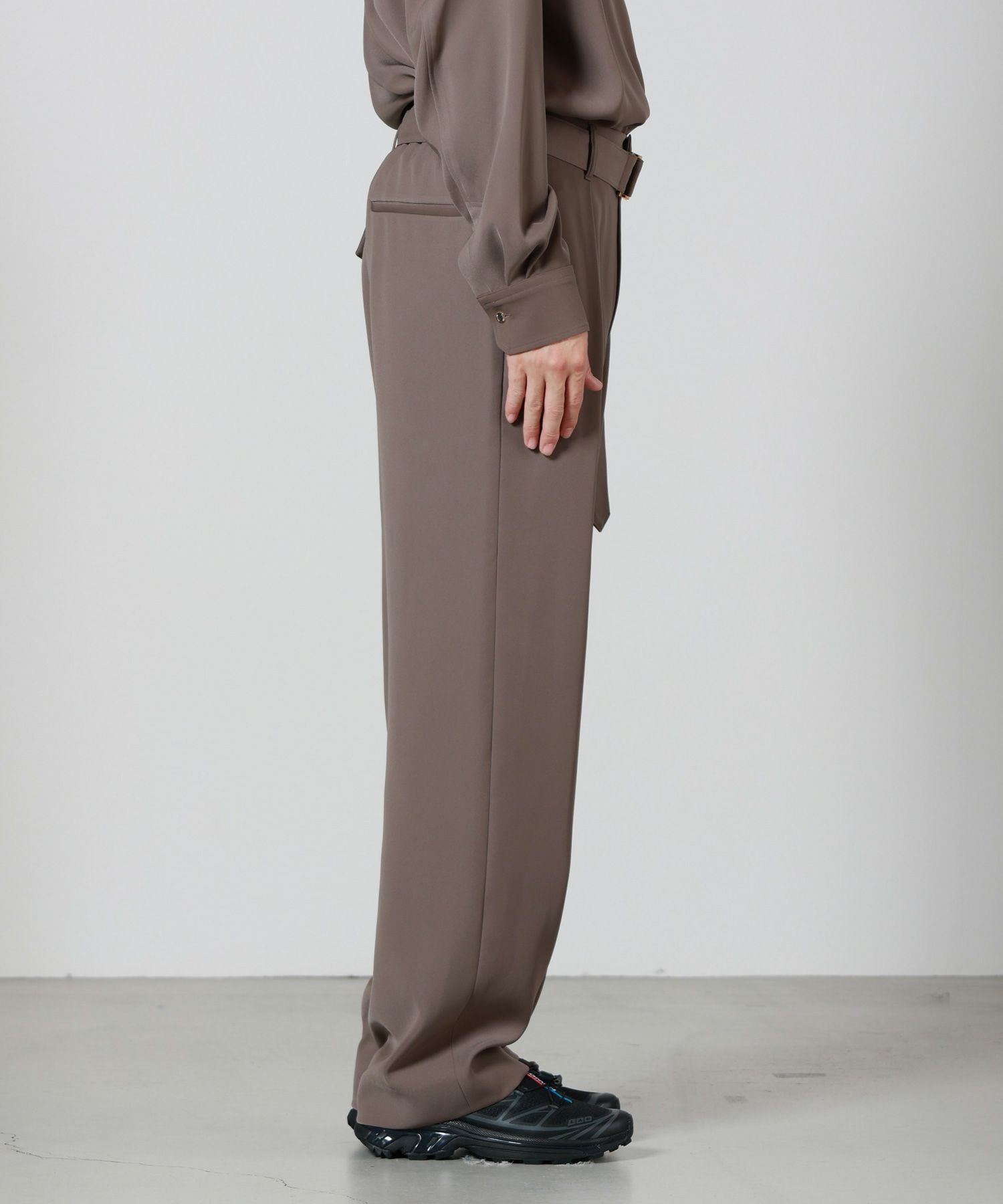 CULLNI(クルニ)】 Double Cloth Twill 1Tuck Semi Wide Pants with