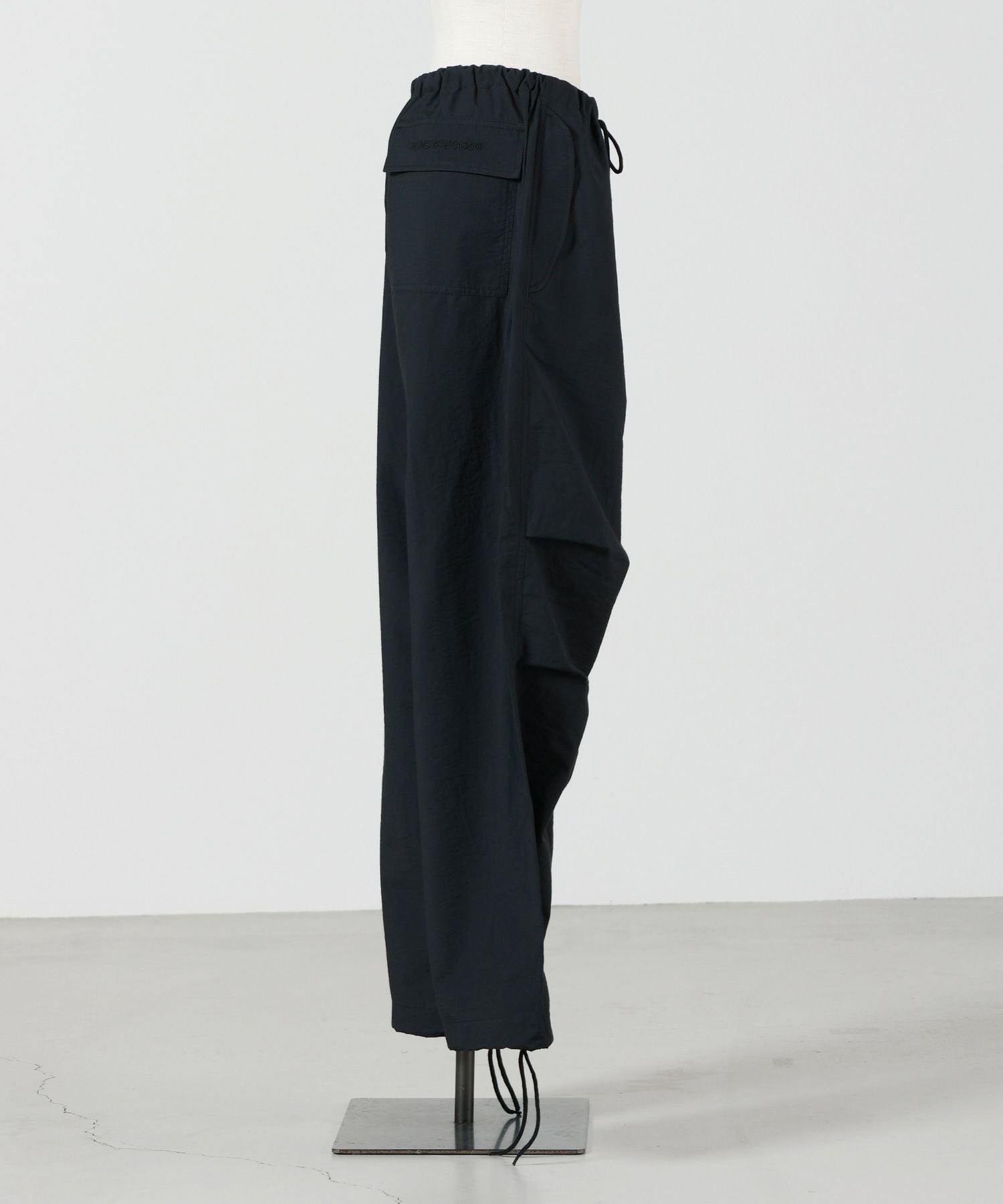 Acne Studios(アクネストゥディオズ)】 リラックスフィット トラウザー