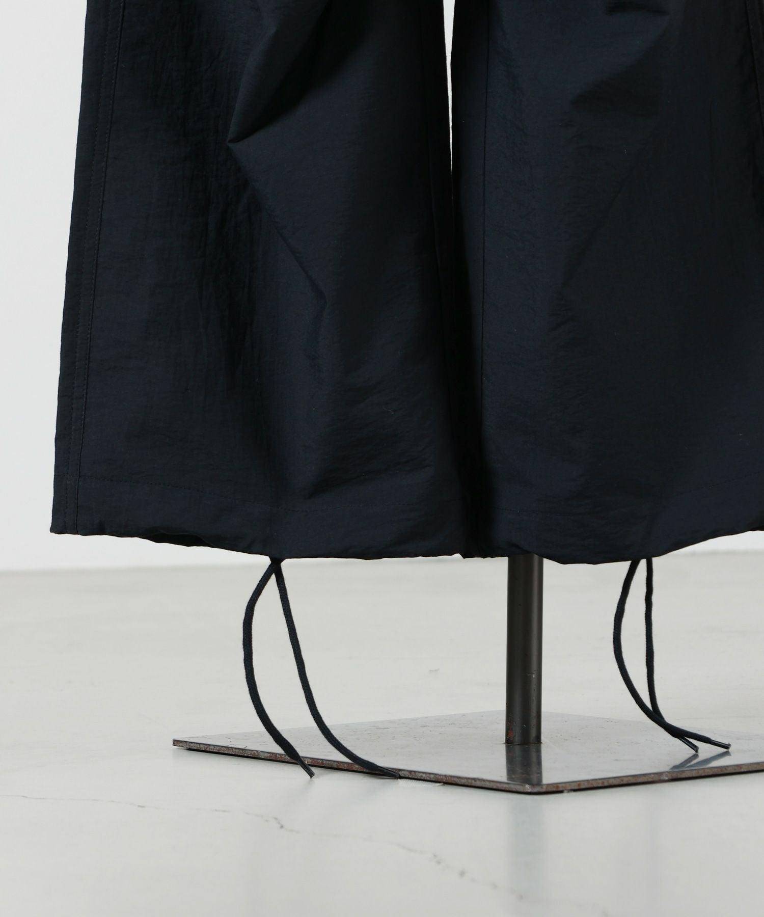 Acne Studios(アクネストゥディオズ)】 リラックスフィット トラウザー