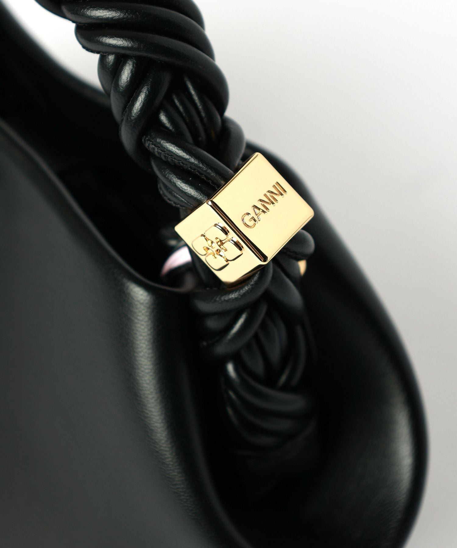 GANNI(ガニー)】 Mini Bou Bag｜PARIGOT ONLINE（パリゴオンライン）