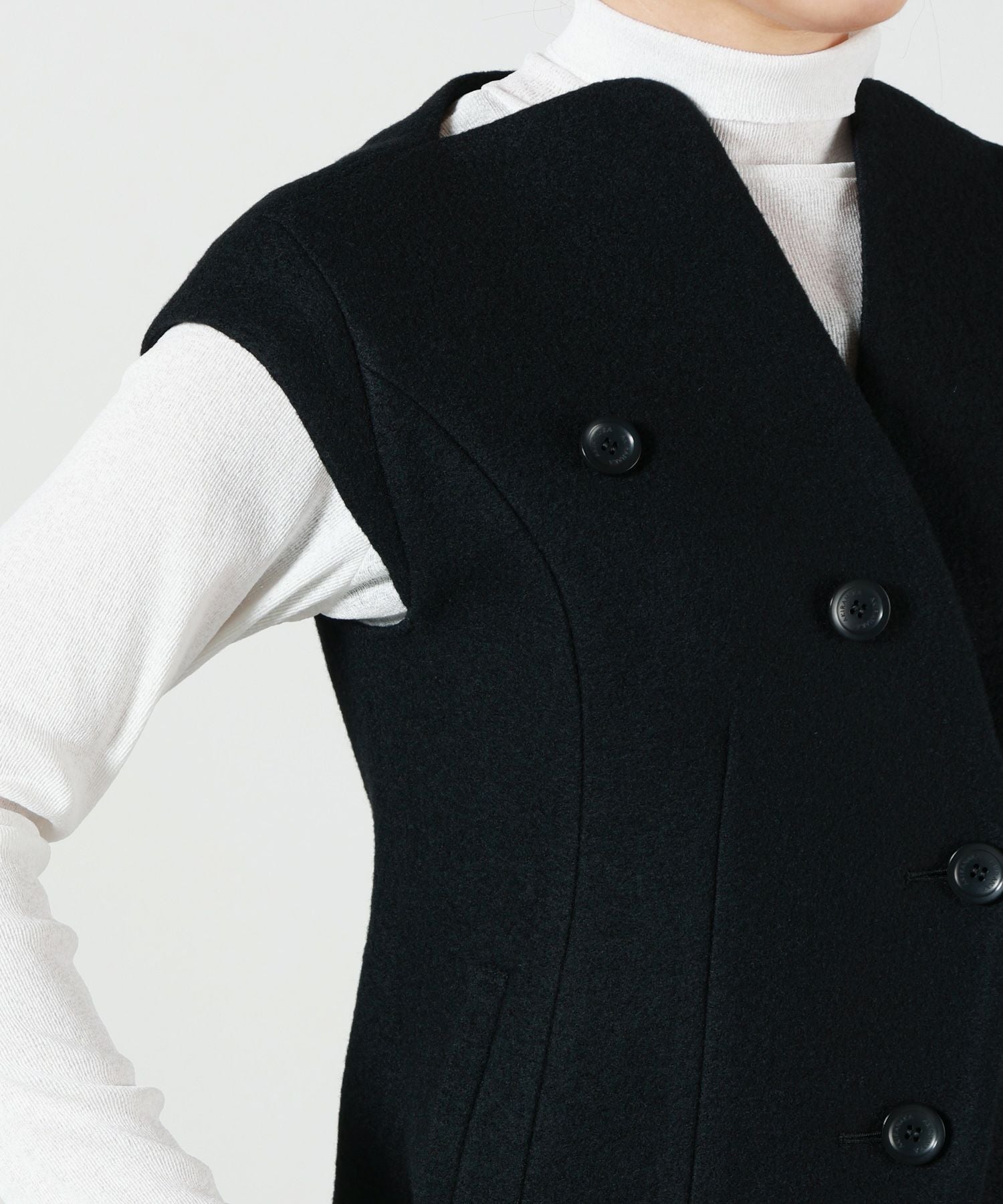 AKIRANAKA(アキラナカ)】 VEST｜PARIGOT ONLINE（パリゴオンライン）