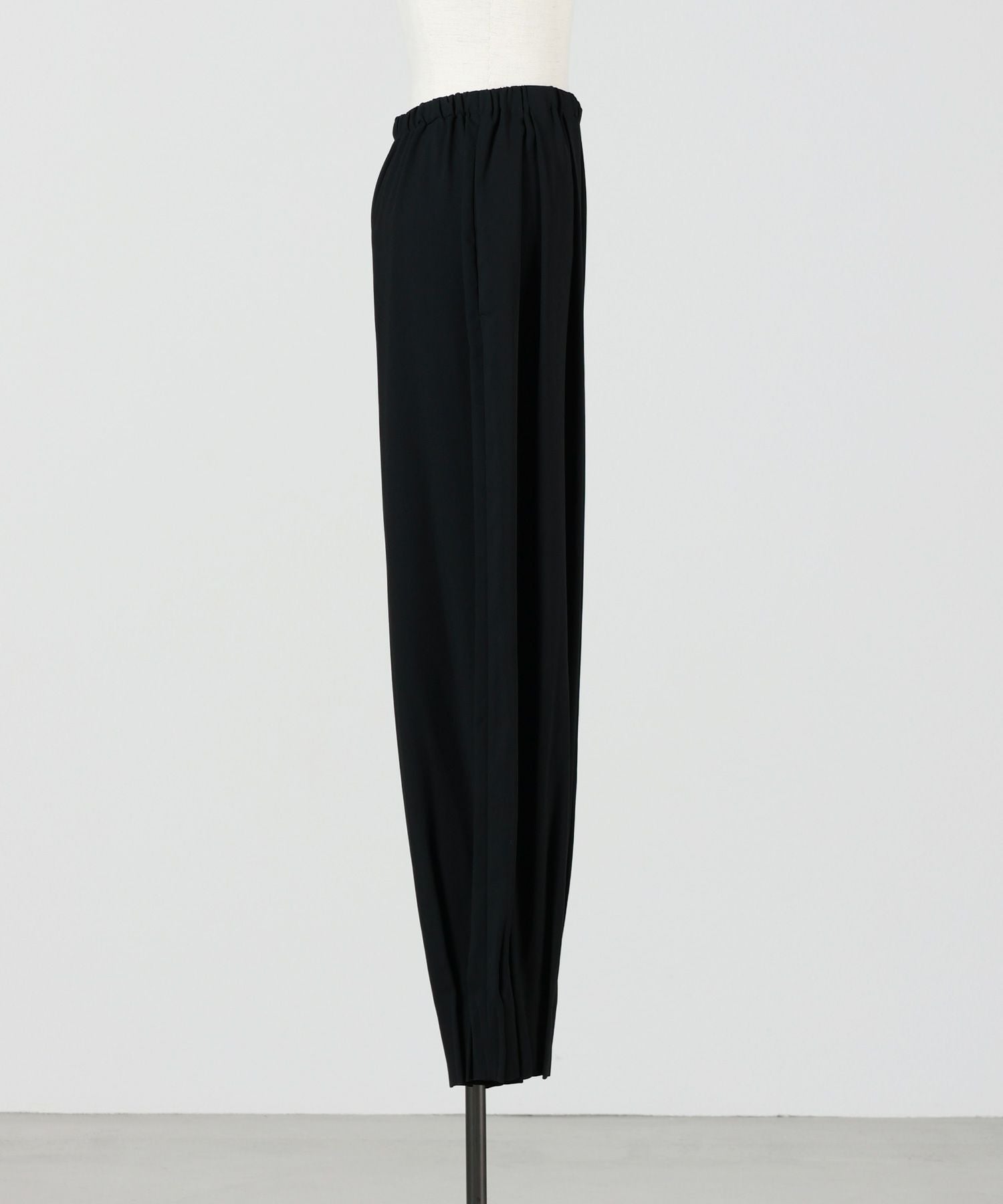 ENFOLD(エンフォルド)】 TACK-HEM PANTS｜PARIGOT ONLINE（パリゴ
