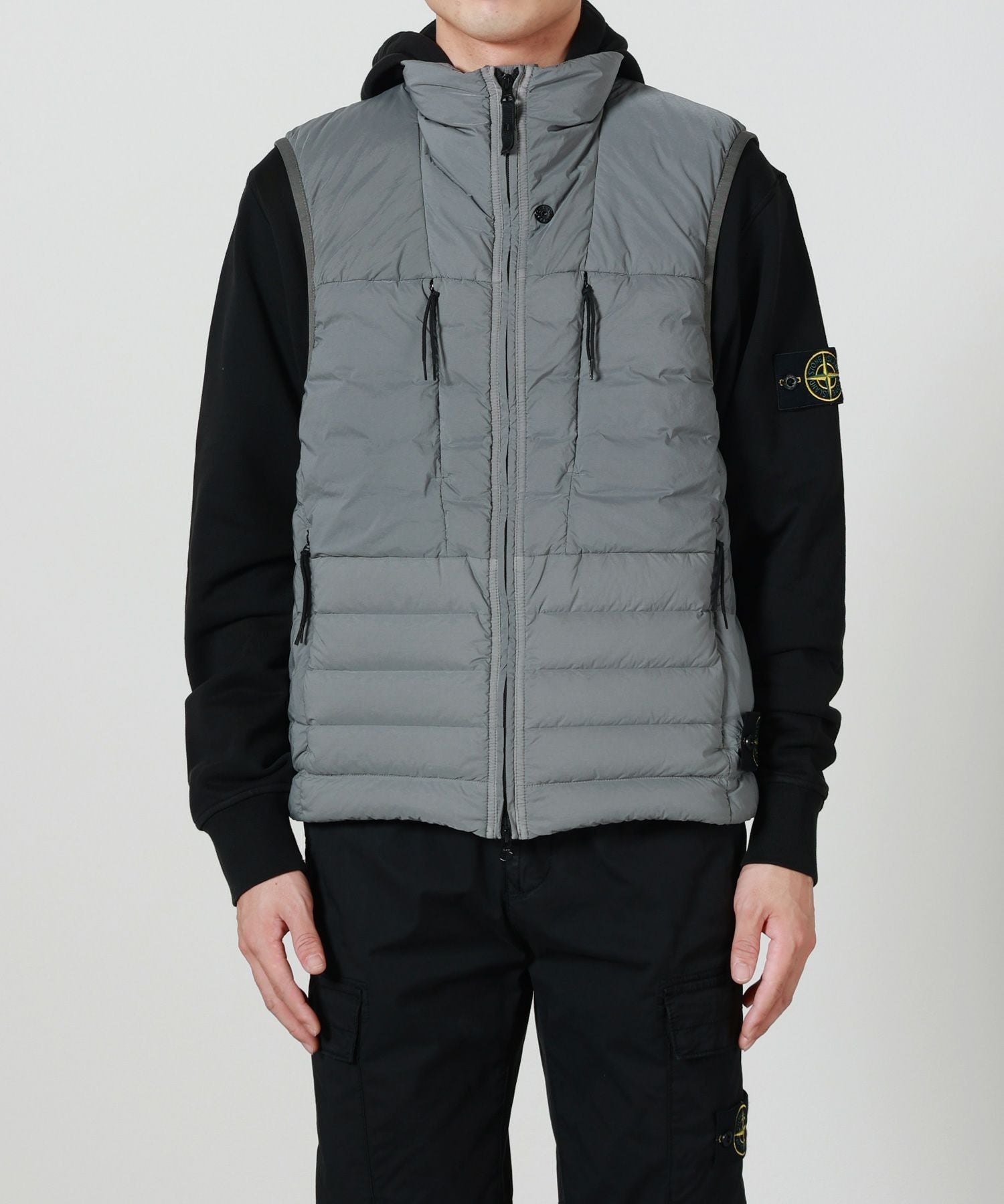 STONE ISLAND(ストーンアイランド)】 SEAMLESS TUNNEL PADDED ベスト
