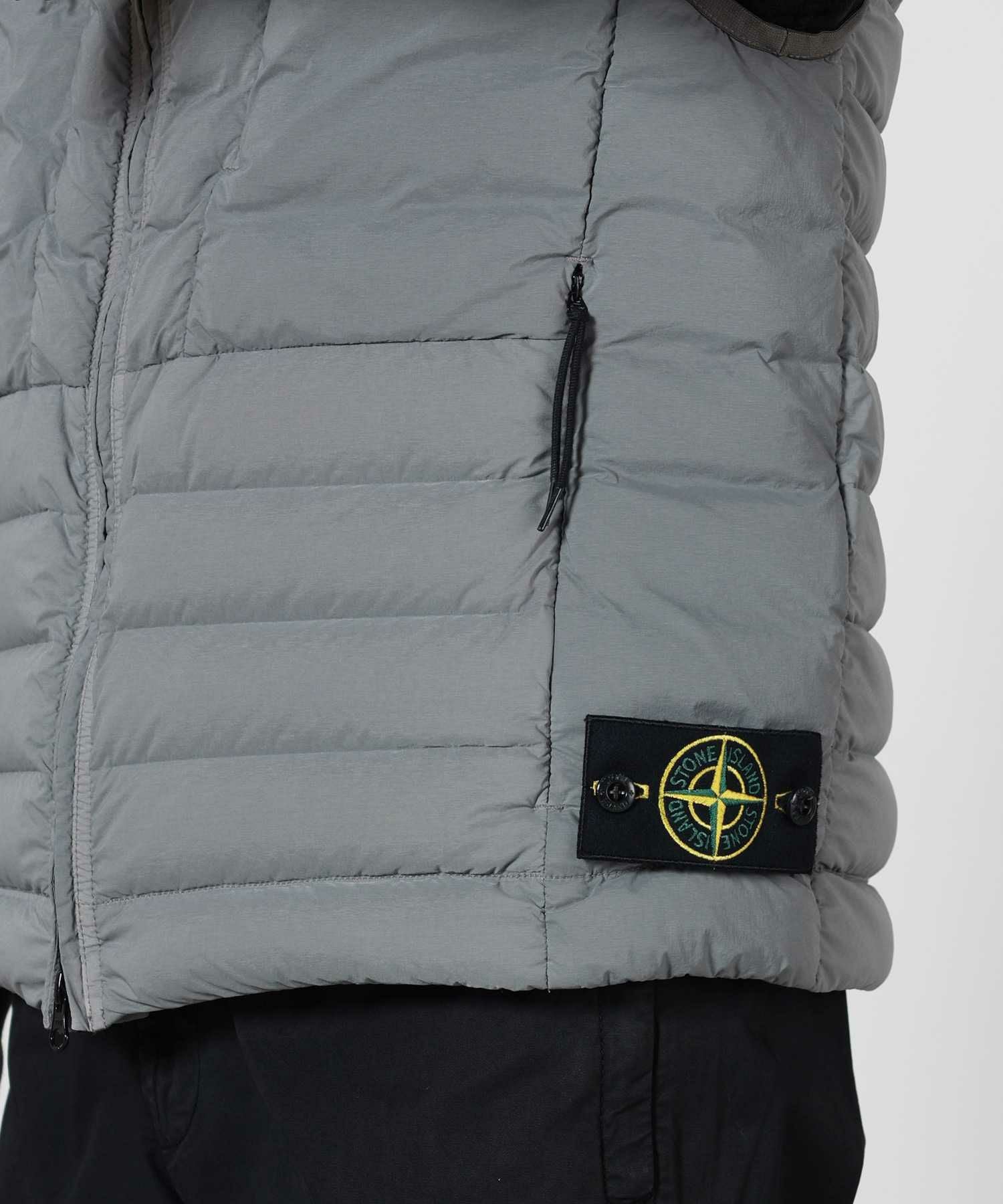 STONE ISLAND(ストーンアイランド)】 SEAMLESS TUNNEL PADDED ベスト