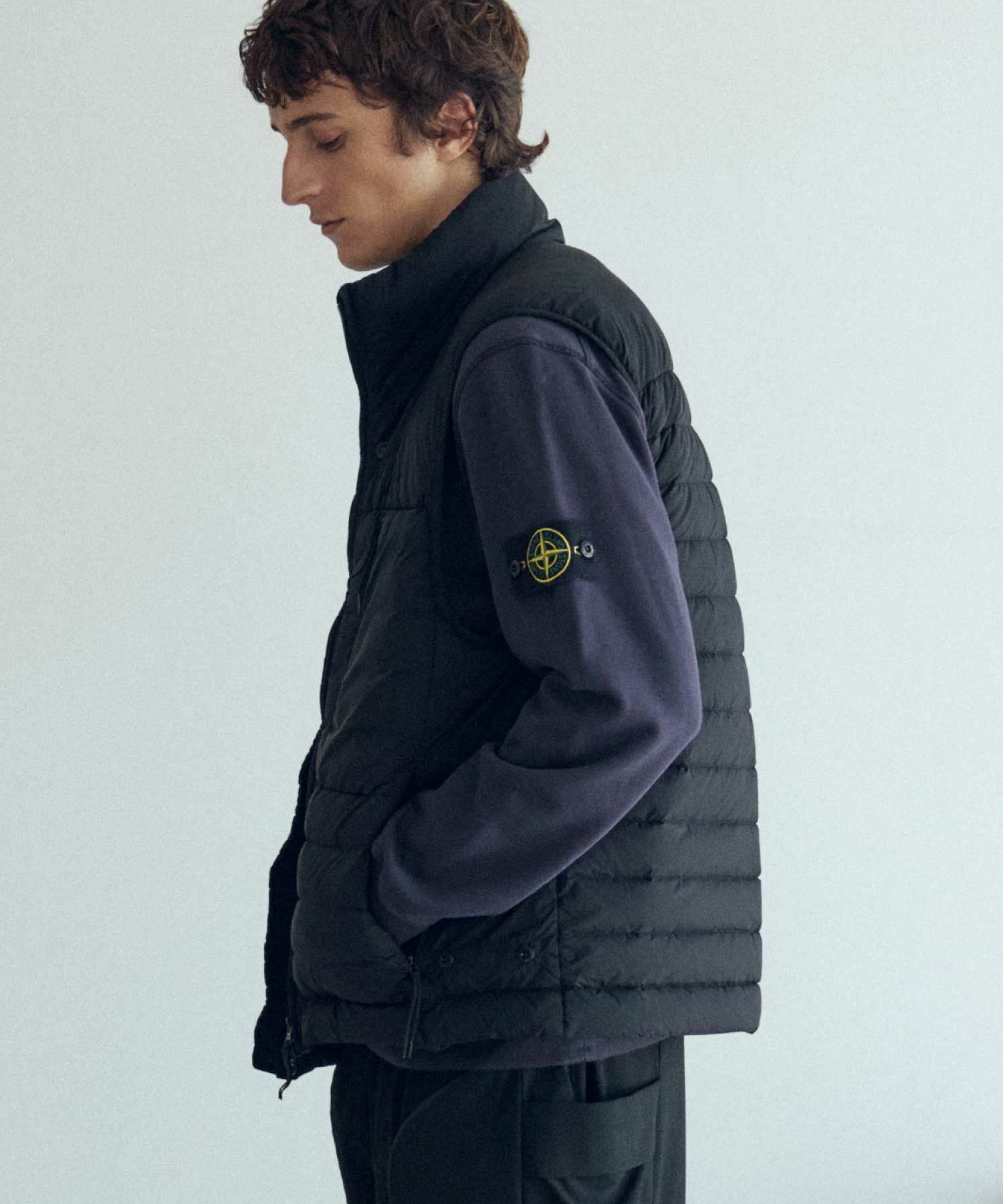 STONE ISLAND(ストーンアイランド)】 SEAMLESS TUNNEL PADDED ベスト
