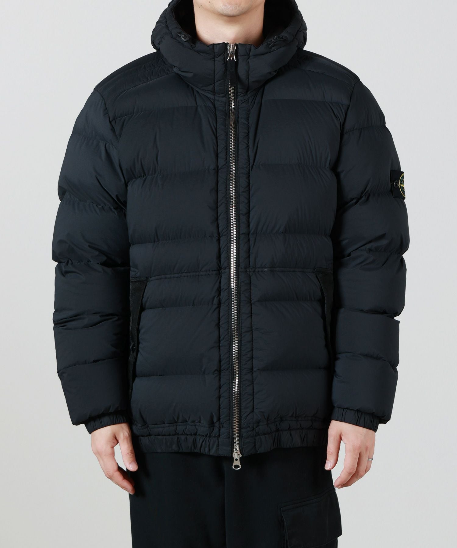 STONE ISLAND(ストーンアイランド)】 SEAMLESS TUNNEL NYLON ダウン