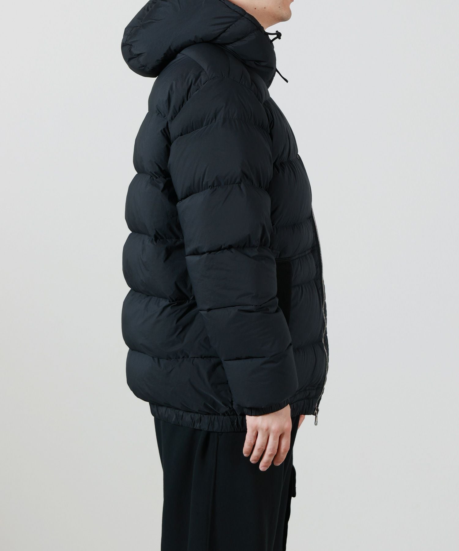 STONE ISLAND(ストーンアイランド)】 SEAMLESS TUNNEL NYLON ダウン