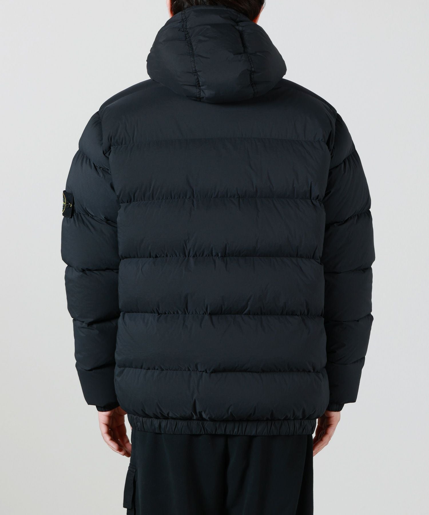 STONE ISLAND(ストーンアイランド)】 SEAMLESS TUNNEL NYLON ダウン