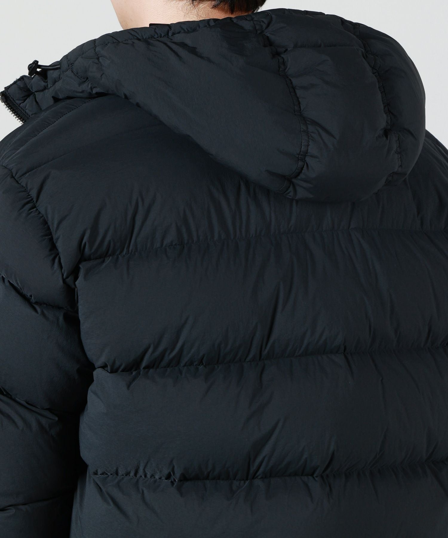 STONE ISLAND(ストーンアイランド)】 SEAMLESS TUNNEL NYLON ダウン