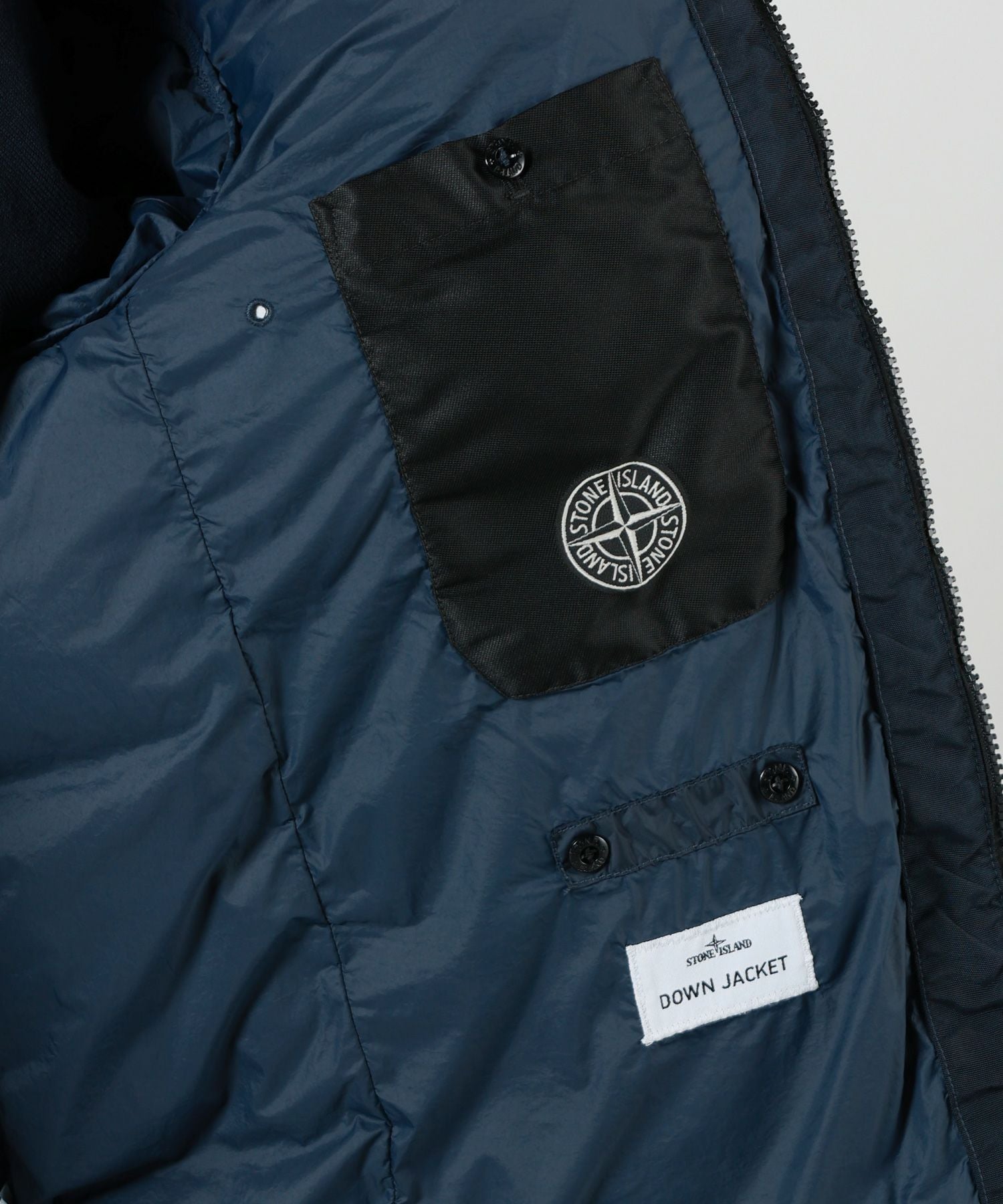 STONE ISLAND(ストーンアイランド)】 RECYCLED NYLON ジャケット