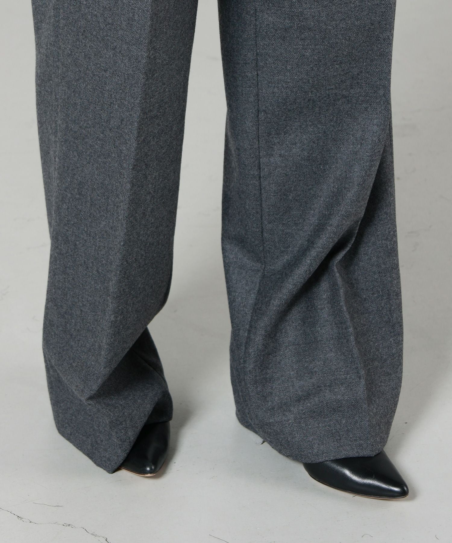 MM6 Maison Margiela プリーツパンツ レザー　メゾンマルジェラ MM6 Maison Margiela(エムエムシックス メゾン マルジェラ)】 プリーツ