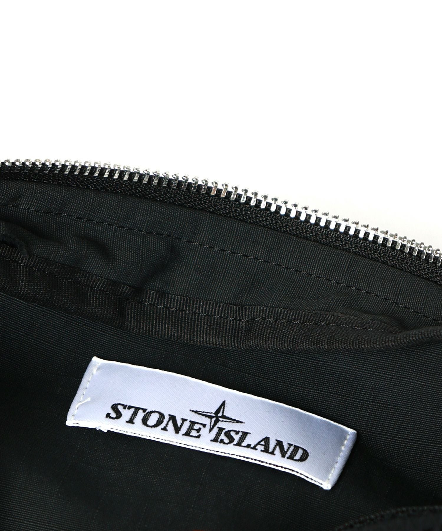 STONE ISLAND(ストーンアイランド)】 ベルトバッグ ファスナーポケット